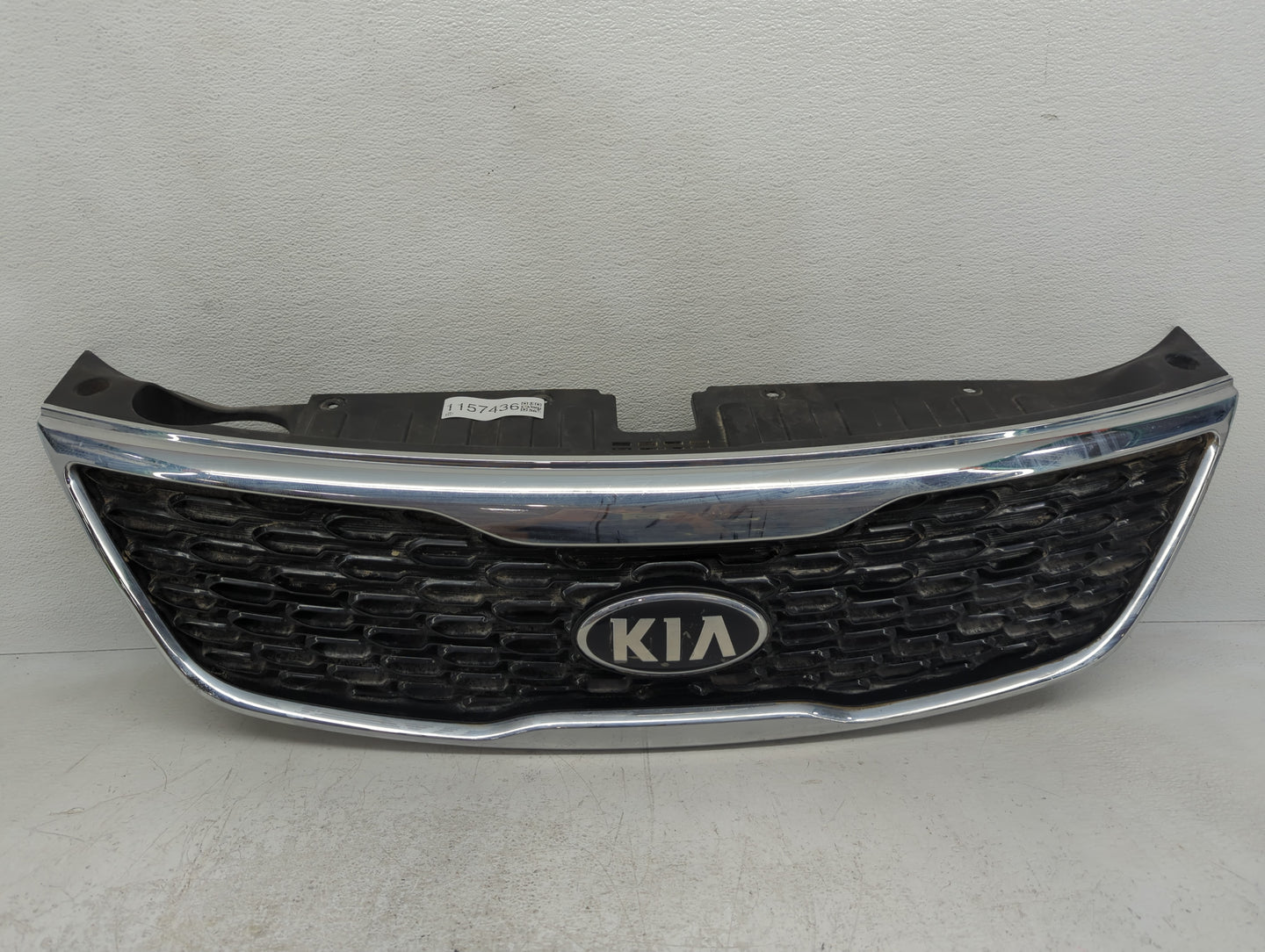 2014-2015 Kia Sorento Front Grille Bumper Not Included - Oemusedautoparts1.com