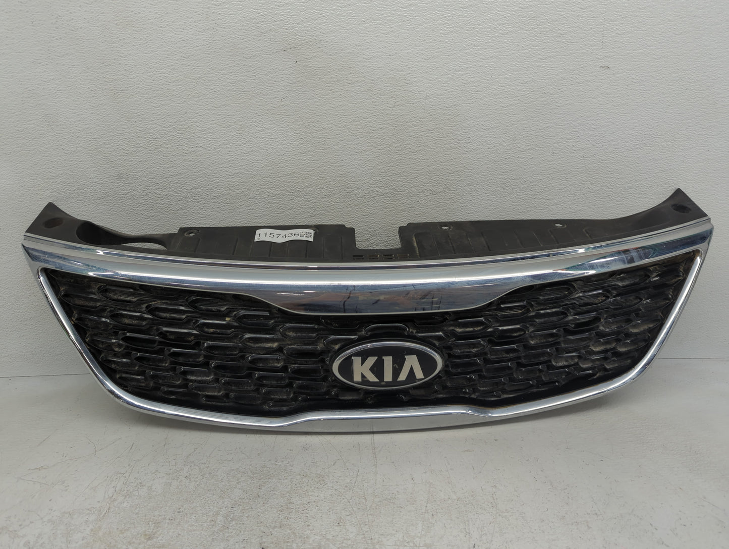 2014-2015 Kia Sorento Front Grille Bumper Not Included - Oemusedautoparts1.com