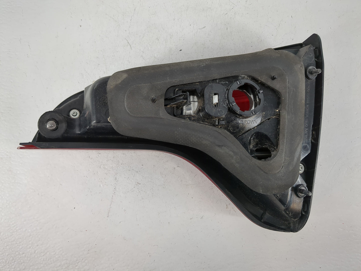 2015 Kia Sorento Driver Left Side Deck Lid Mounted Tail Light - Oemusedautoparts1.com