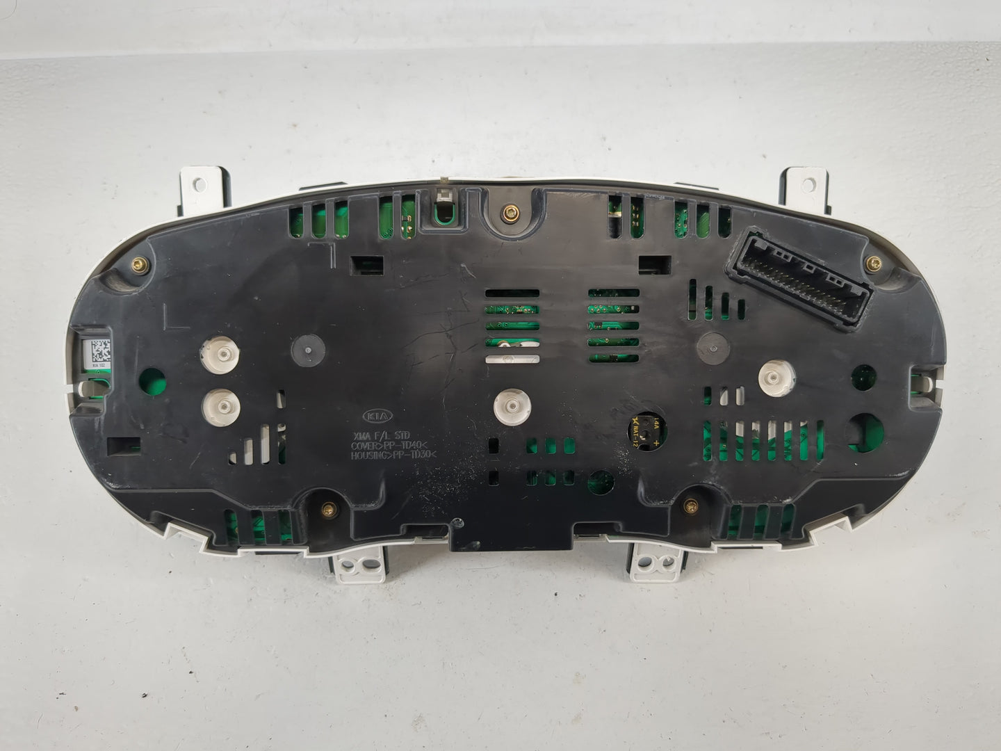 2014-2015 Kia Sorento Instrument Cluster Speedometer Gauges Fits Fits 2014 2015 OEM Used Auto Parts - Oemusedautoparts1.com