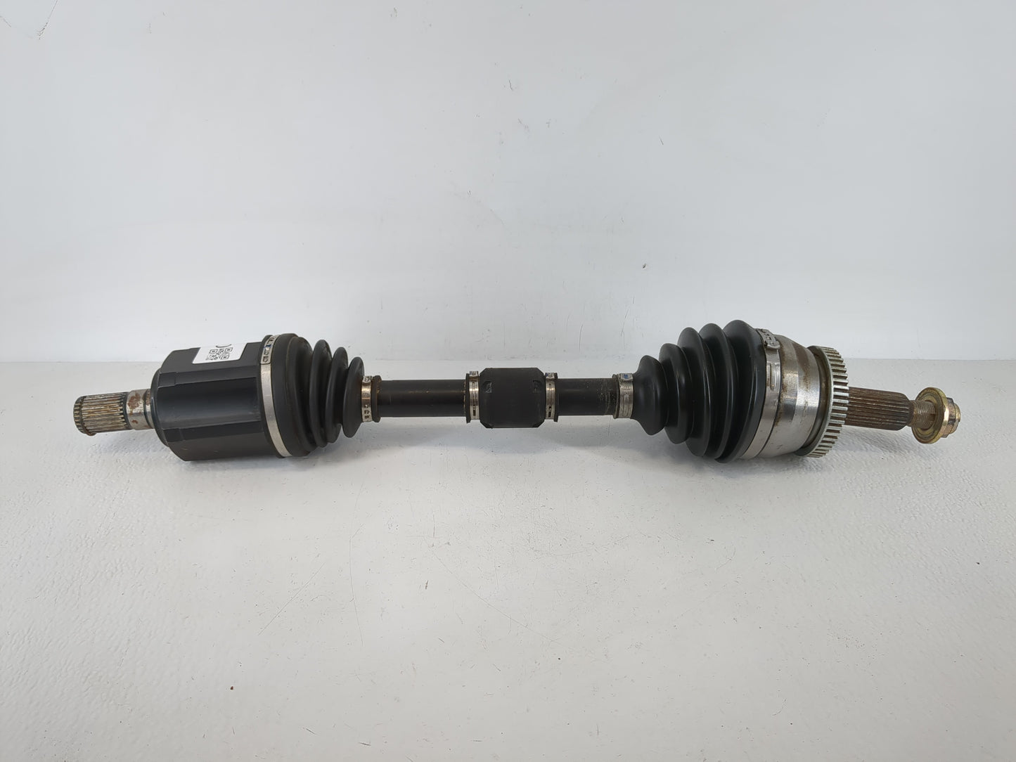 2014-2015 Kia Sorento Axle Shaft Front Driver Cv C/v - Oemusedautoparts1.com