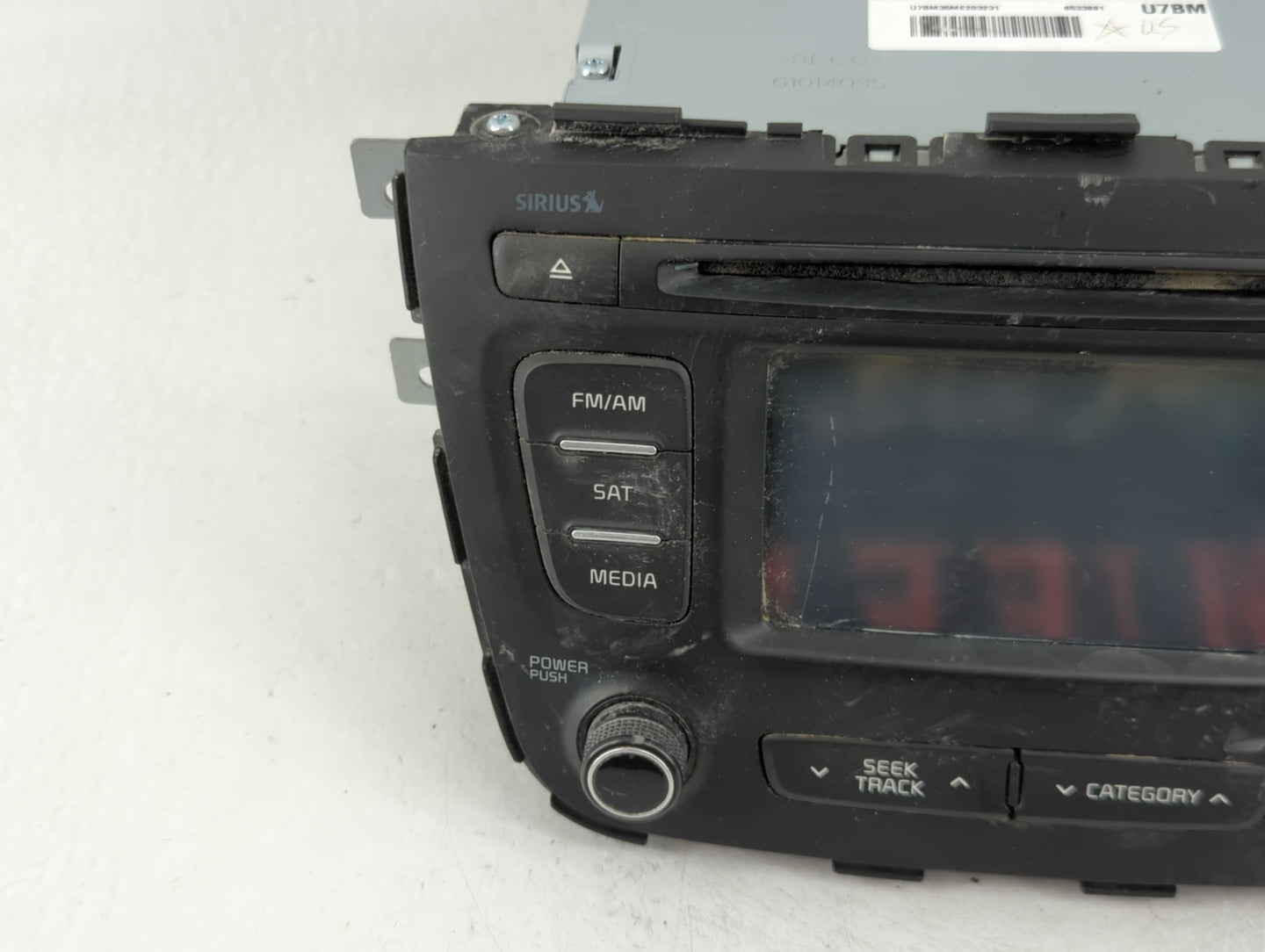 2015 Kia Sorento Radio AM FM Cd Player Receiver Replacement P/N:96160-1U721VA Fits OEM Used Auto Parts - Oemusedautoparts1.c
