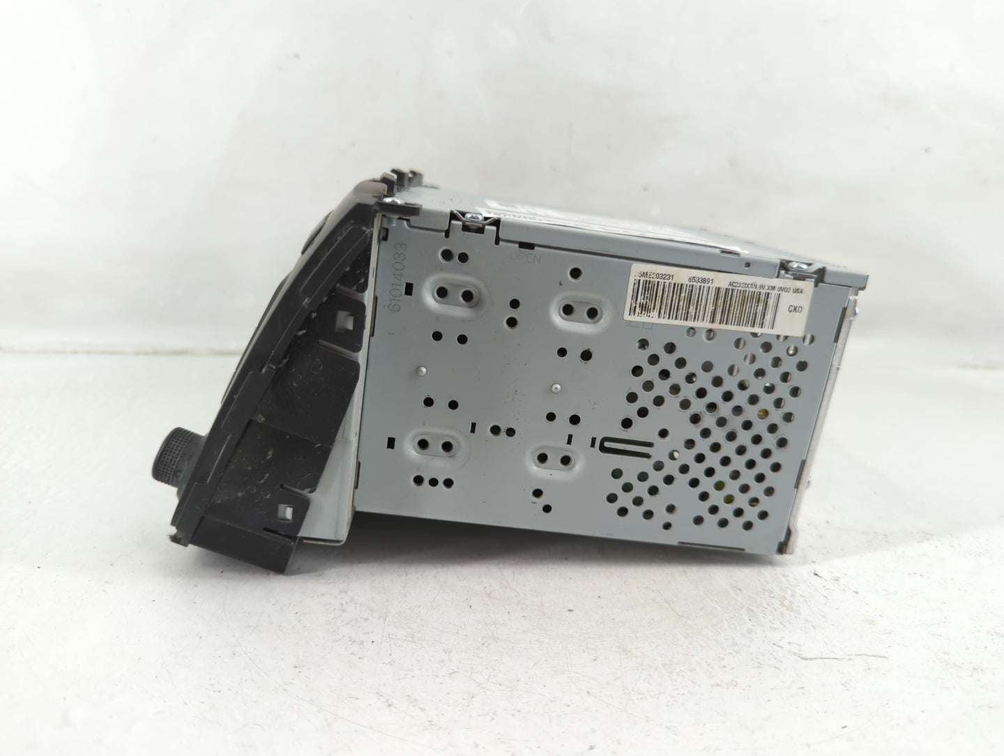 2015 Kia Sorento Radio AM FM Cd Player Receiver Replacement P/N:96160-1U721VA Fits OEM Used Auto Parts - Oemusedautoparts1.c