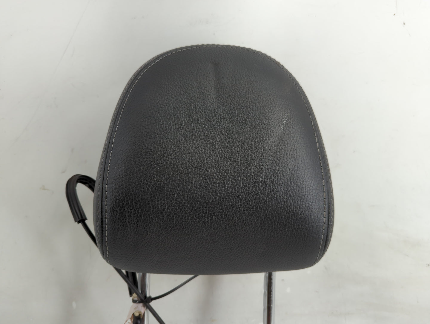 2015 Kia Sorento Headrest Head Rest Front Driver Passenger Seat Fits OEM Used Auto Parts - Oemusedautoparts1.com