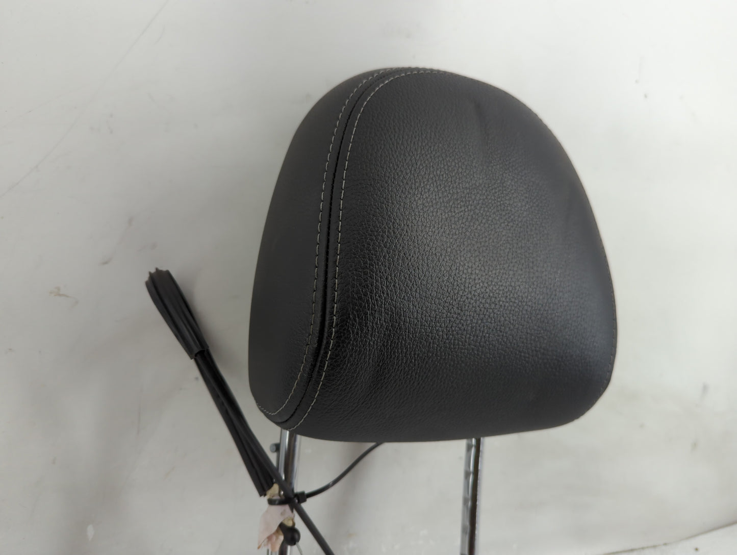 2015 Kia Sorento Headrest Head Rest Front Driver Passenger Seat Fits OEM Used Auto Parts - Oemusedautoparts1.com