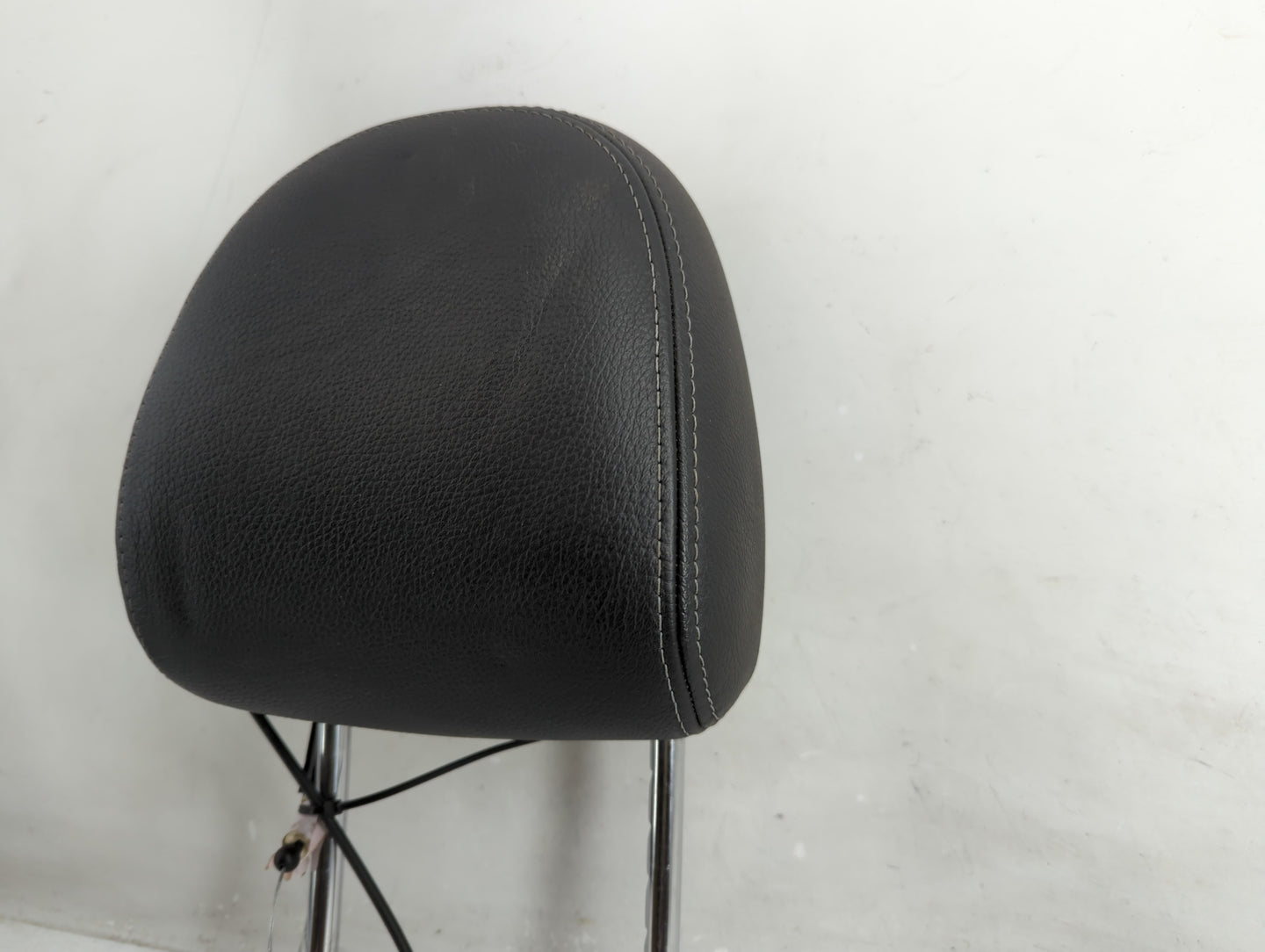 2015 Kia Sorento Headrest Head Rest Front Driver Passenger Seat Fits OEM Used Auto Parts - Oemusedautoparts1.com