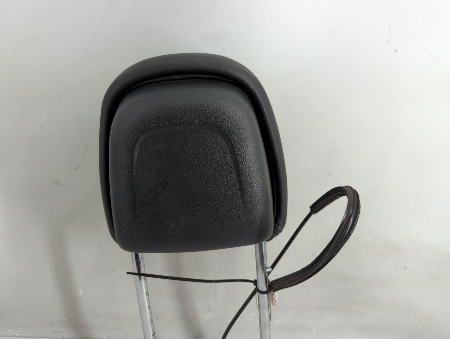 2015 Kia Sorento Headrest Head Rest Front Driver Passenger Seat Fits OEM Used Auto Parts - Oemusedautoparts1.com