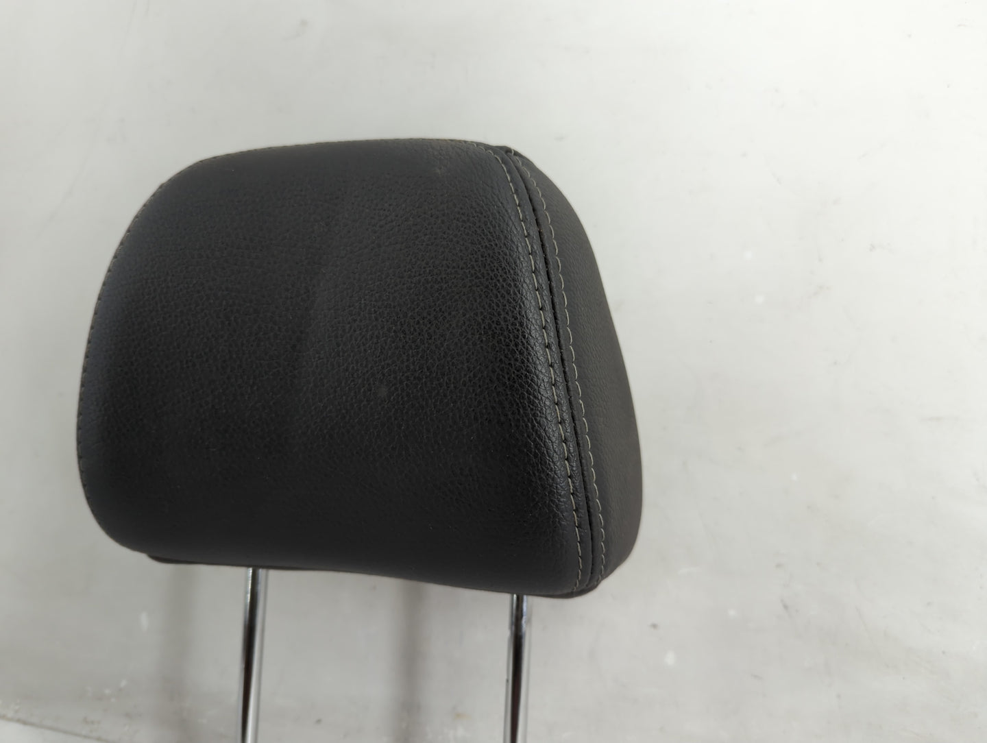 2015 Kia Sorento Headrest Head Rest Rear Seat Fits OEM Used Auto Parts - Oemusedautoparts1.com
