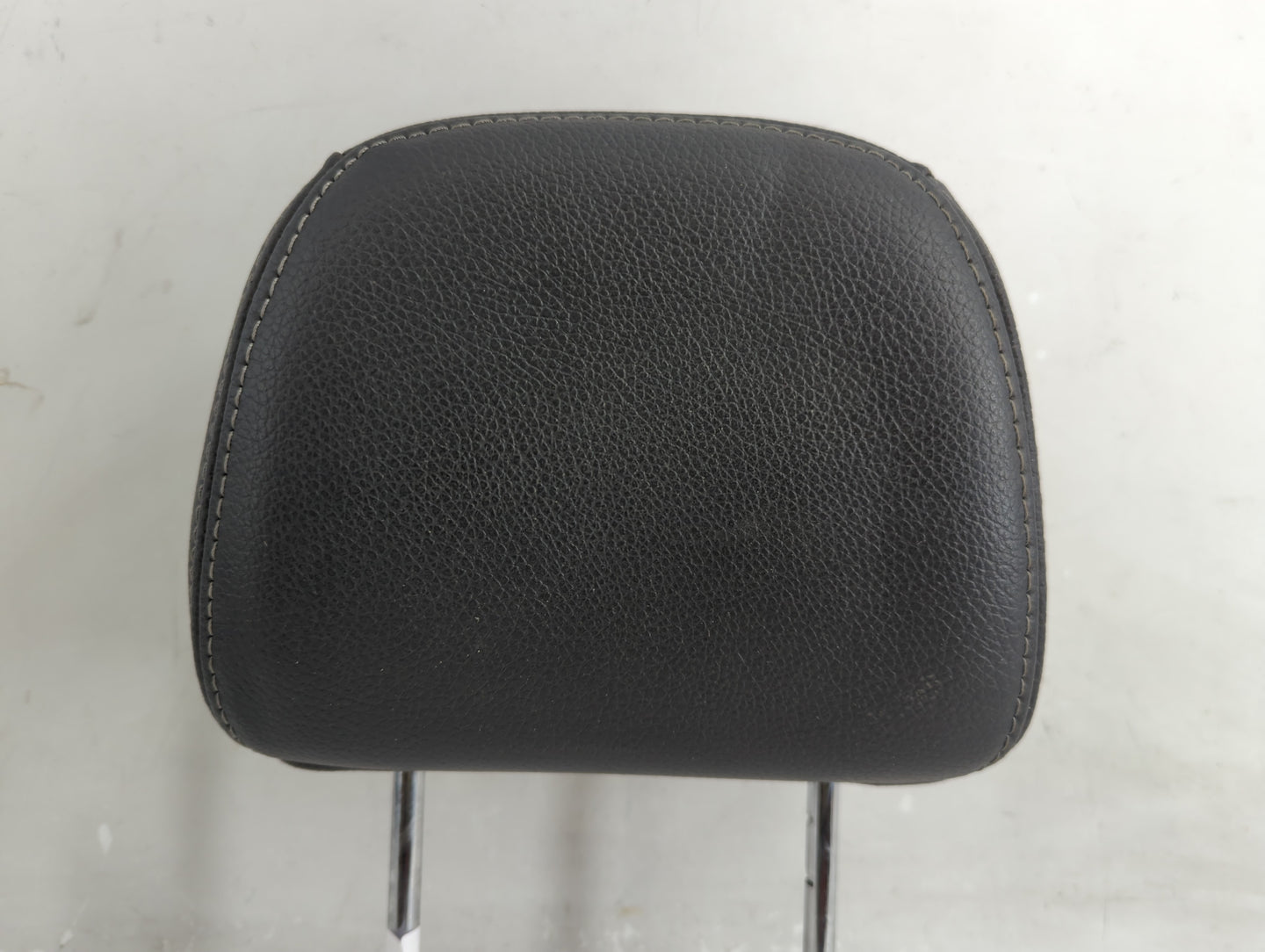 2015 Kia Sorento Headrest Head Rest Front Driver Passenger Seat Fits OEM Used Auto Parts - Oemusedautoparts1.com