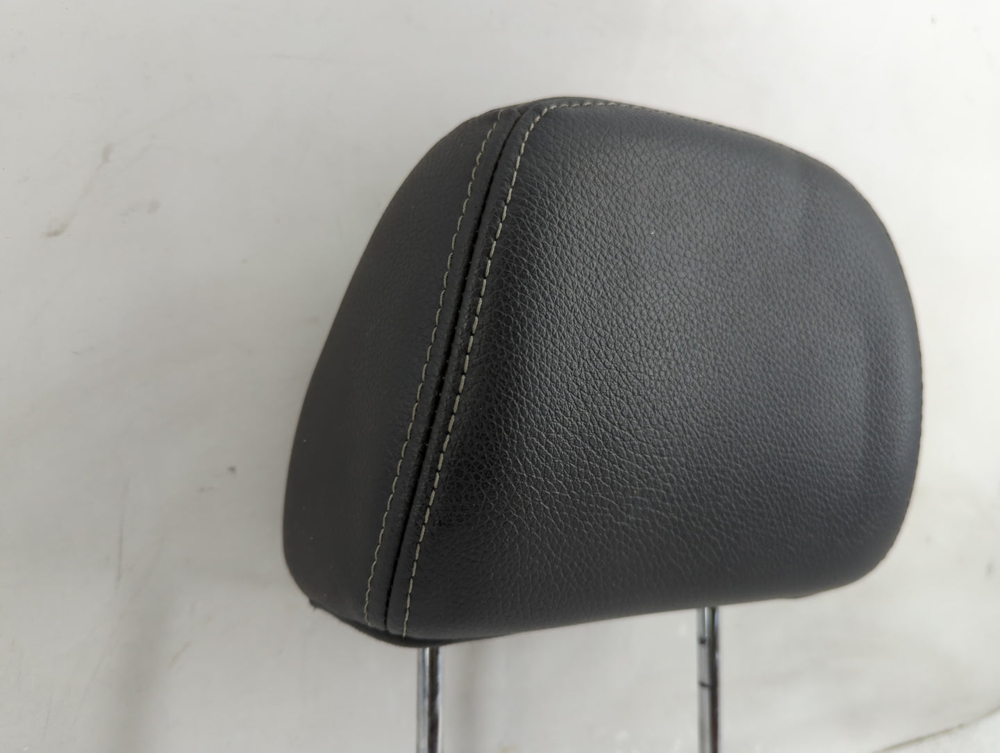 2015 Kia Sorento Headrest Head Rest Front Driver Passenger Seat Fits OEM Used Auto Parts - Oemusedautoparts1.com