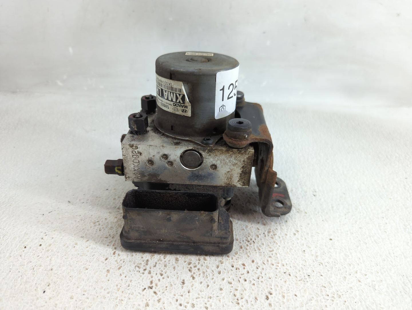 2014-2015 Kia Sorento ABS Pump Control Module Replacement P/N:58920-1U000 Fits Fits 2014 2015 OEM Used Auto Parts - Oemuseda