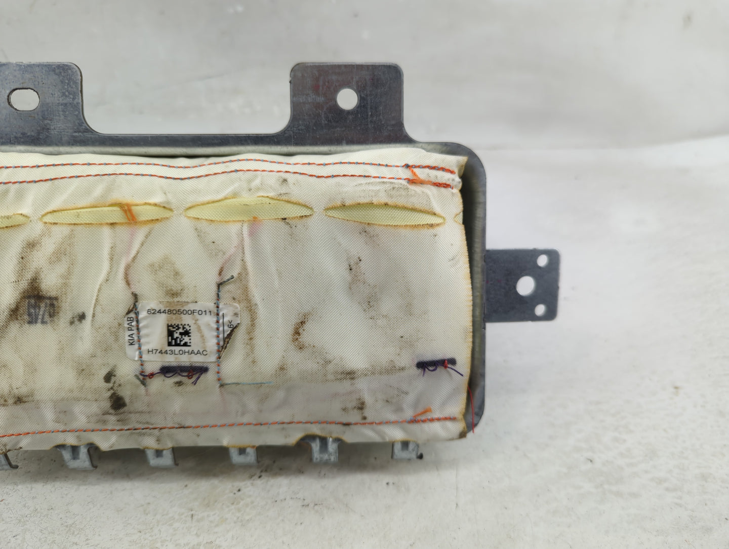 2014-2015 Kia Sorento Air Bag Passenger Right Dashboard OEM P/N:253-68269 Fits Fits 2014 2015 OEM Used Auto Parts - Oemuseda
