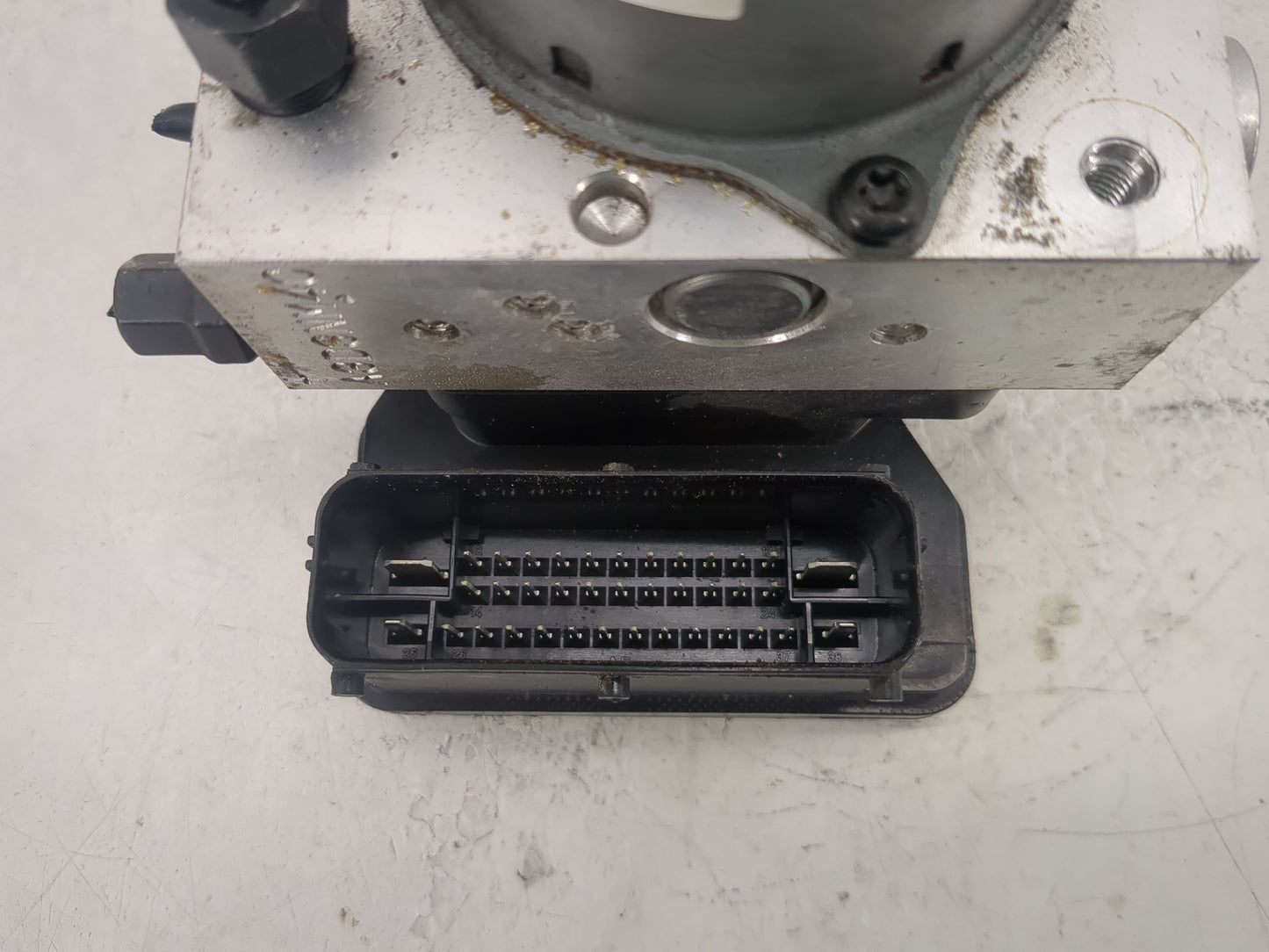 2014-2015 Kia Sorento ABS Pump Control Module Replacement P/N:58920-1U000 BE6003N801 Fits Fits 2014 2015 OEM Used Auto Parts