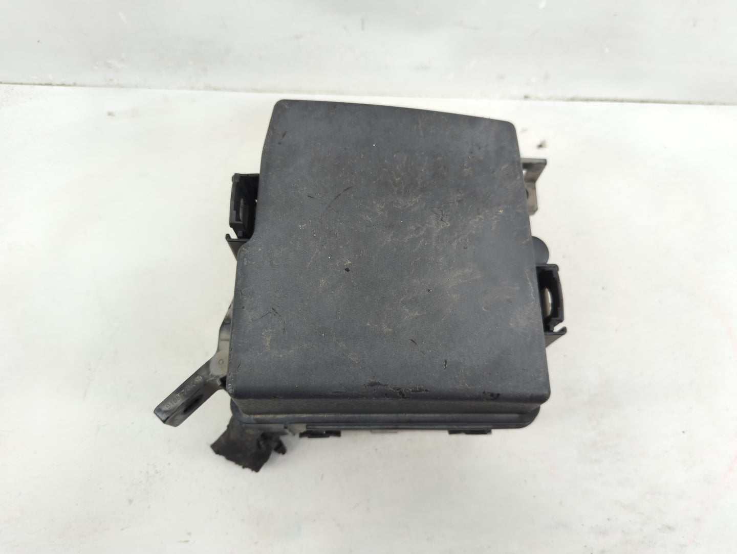 2014-2015 Kia Sorento Fusebox Fuse Box Panel Relay Module P/N:VS912501U092XA Fits Fits 2014 2015 OEM Used Auto Parts - Oemus