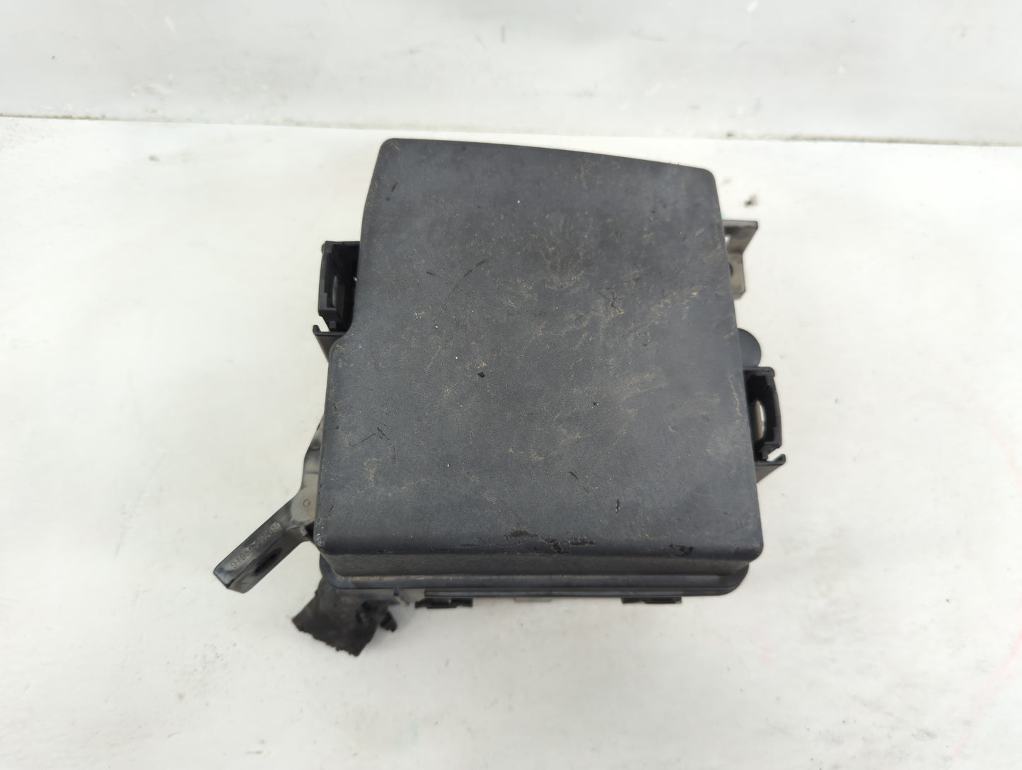2014-2015 Kia Sorento Fusebox Fuse Box Panel Relay Module P/N:VS912501U092XA Fits Fits 2014 2015 OEM Used Auto Parts - Oemus