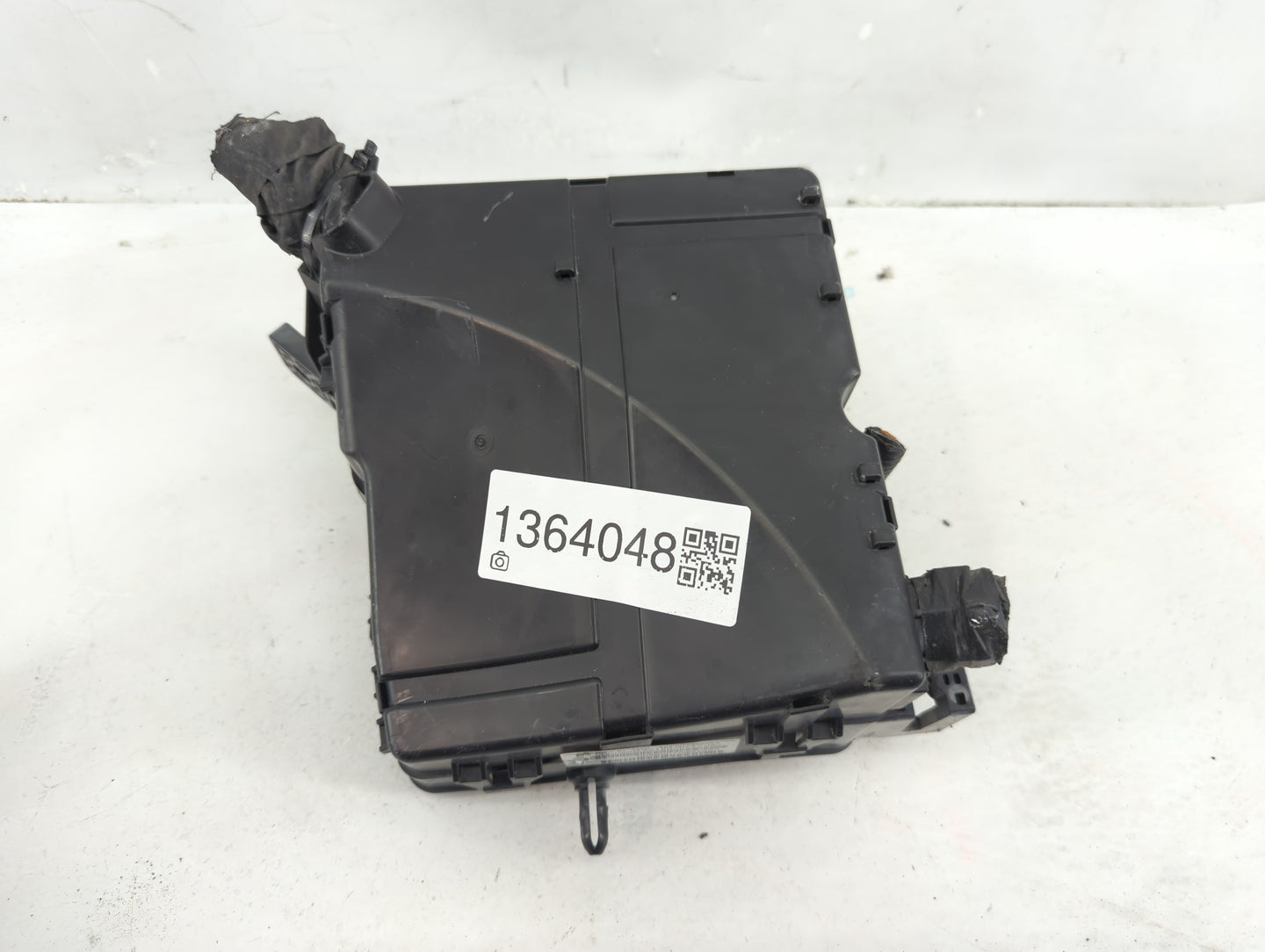 2014-2015 Kia Sorento Fusebox Fuse Box Panel Relay Module P/N:VS912501U092XA Fits Fits 2014 2015 OEM Used Auto Parts - Oemus