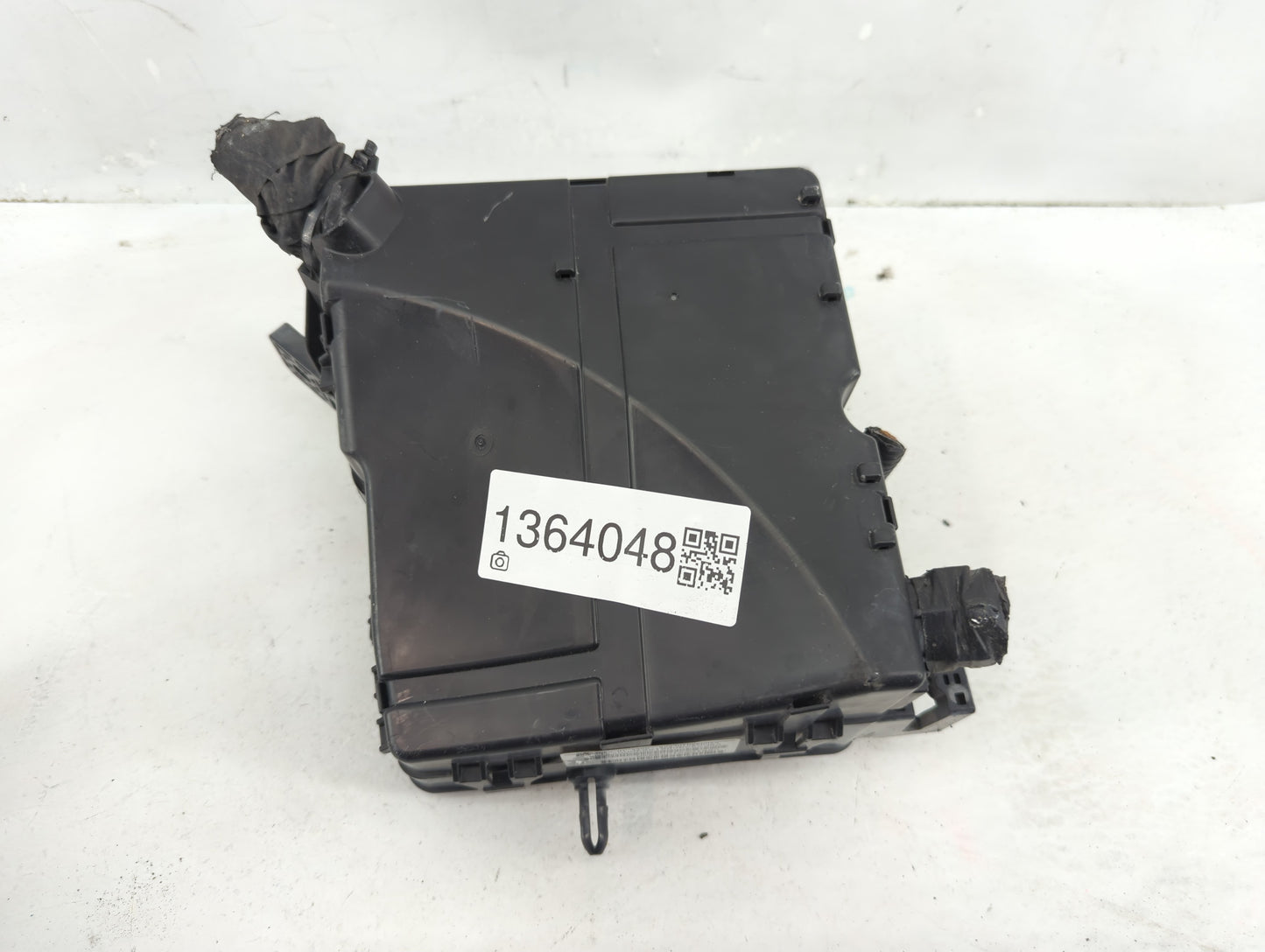 2014-2015 Kia Sorento Fusebox Fuse Box Panel Relay Module P/N:VS912501U092XA Fits Fits 2014 2015 OEM Used Auto Parts - Oemus