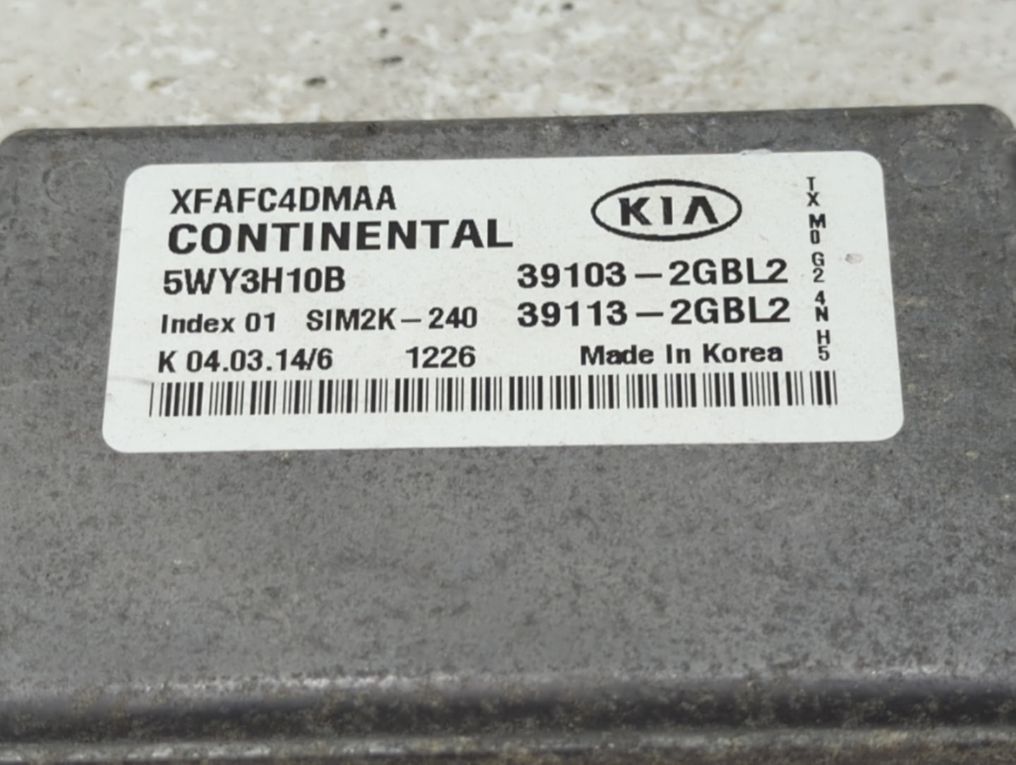 2014-2015 Kia Sorento PCM Engine Control Computer ECU ECM PCU OEM P/N:39113-2GBL2 39103-2GBL2 Fits Fits 2014 2015 OEM Used A