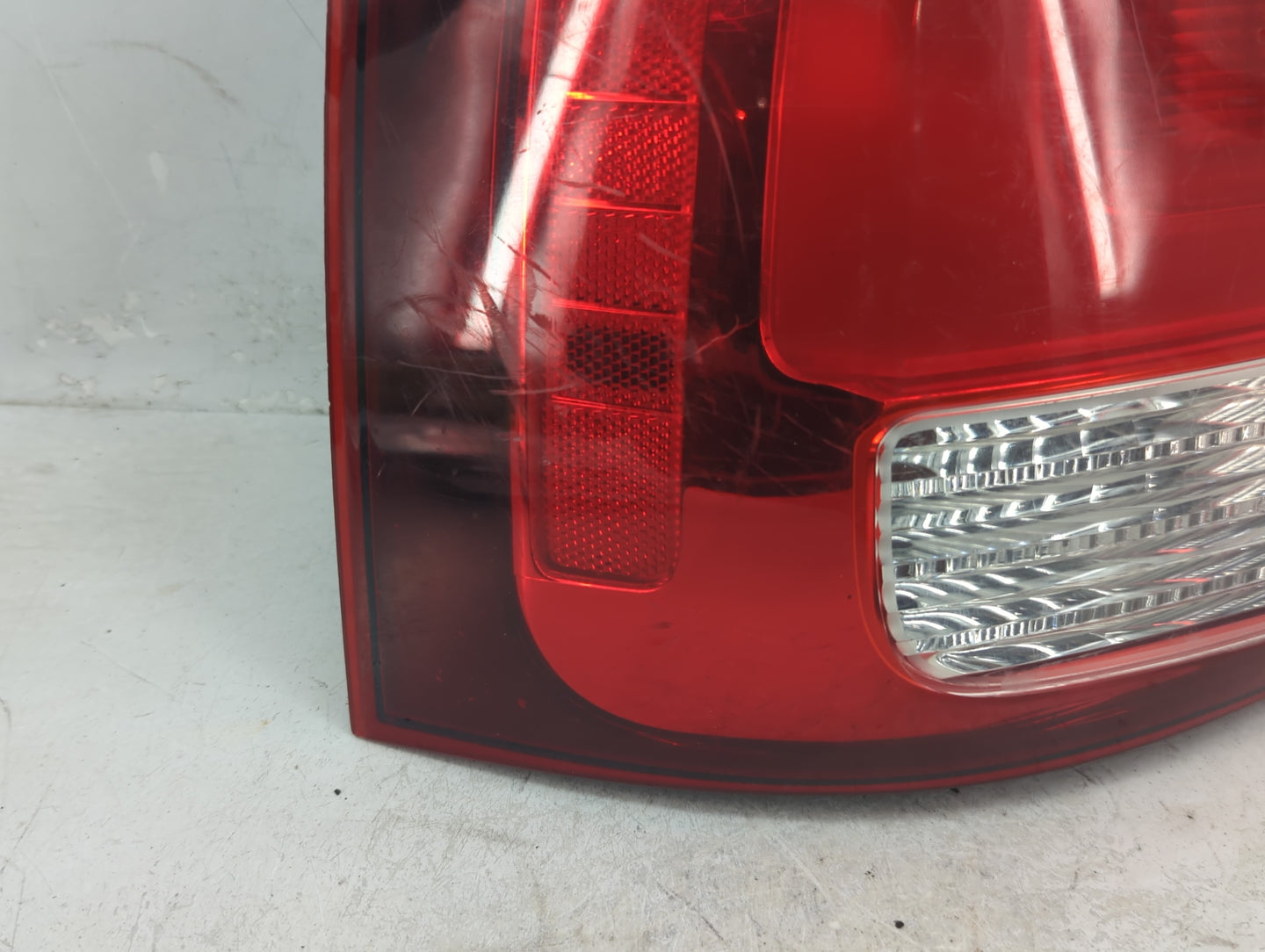 2014-2015 Kia Sorento Tail Light Assembly Driver Left OEM P/N:92401 1U500 Fits Fits 2014 2015 OEM Used Auto Parts - Oemuseda