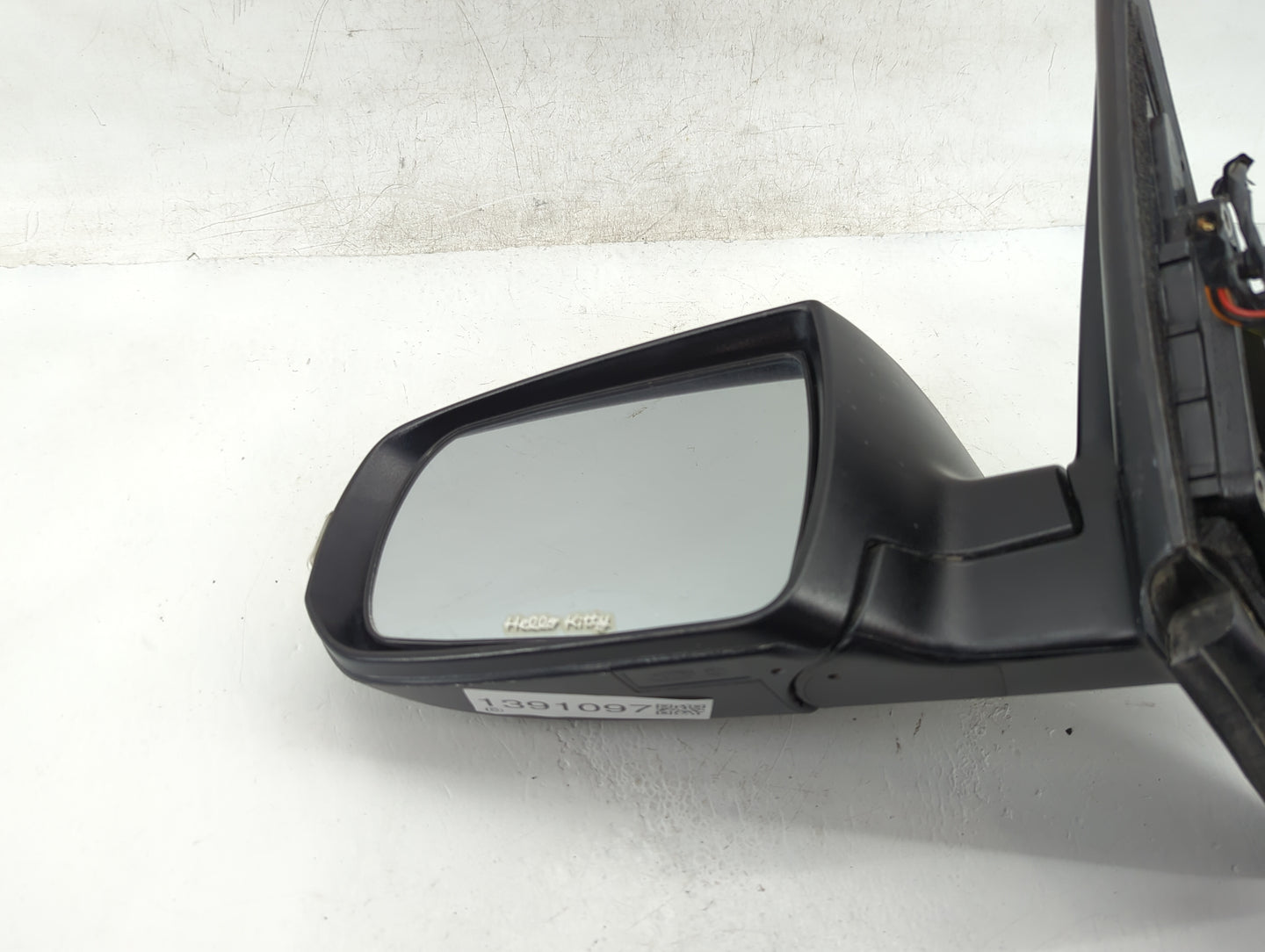 2011-2015 Kia Sorento Driver Side View Mirror - Left Door Mirror OEM Used - Oemusedautoparts1.com