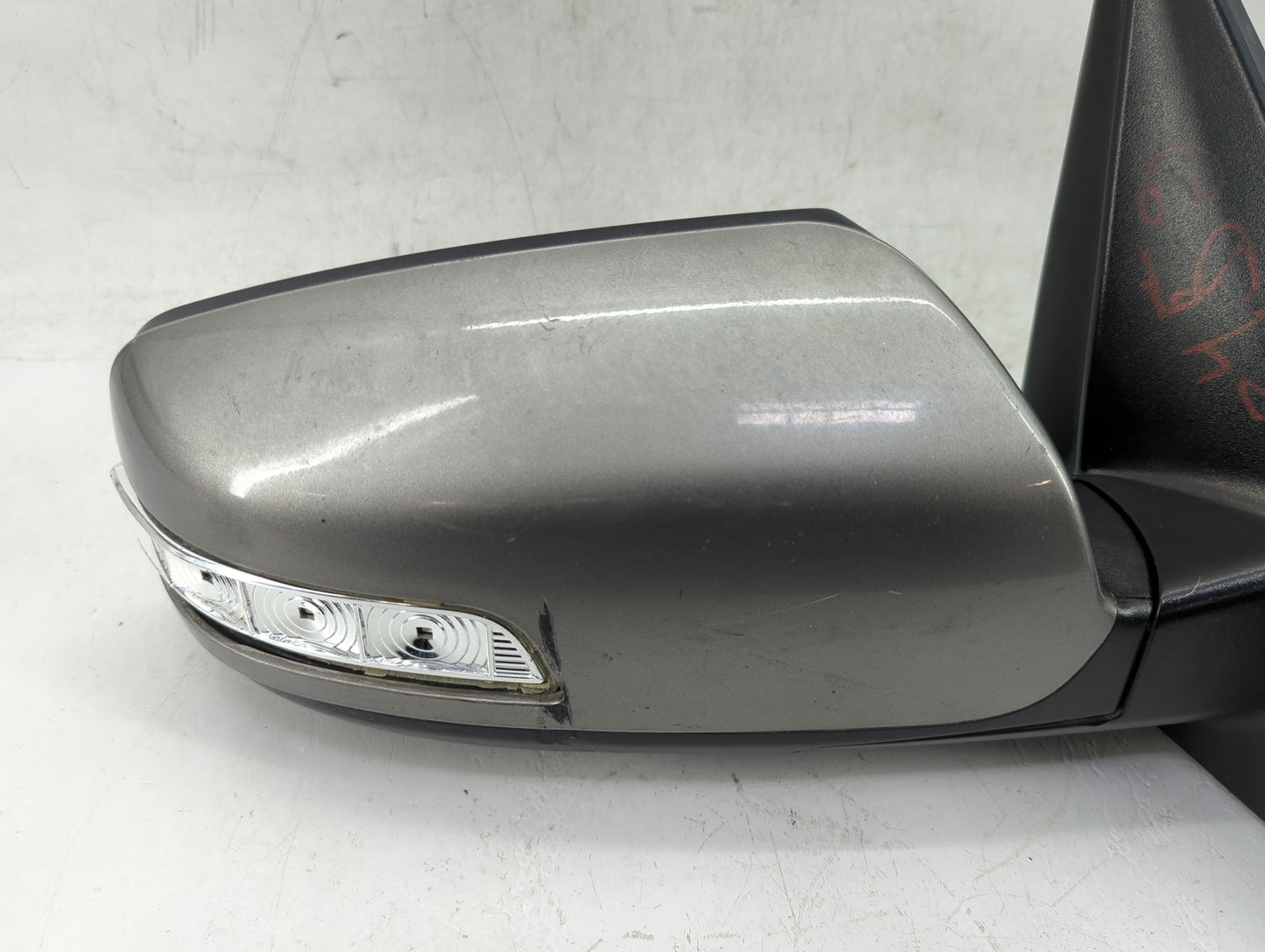 2014-2015 Kia Sorento Passenger Side View Mirror - Right Door Mirror OEM Used - Oemusedautoparts1.com