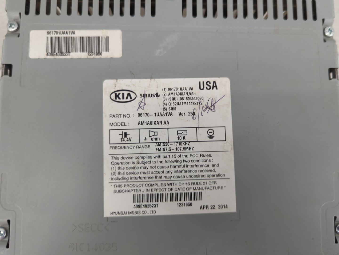 2014-2015 Kia Sorento Radio AM FM Cd Player Receiver Replacement P/N:96170-1UAA1VA Fits Fits 2014 2015 OEM Used Auto Parts -