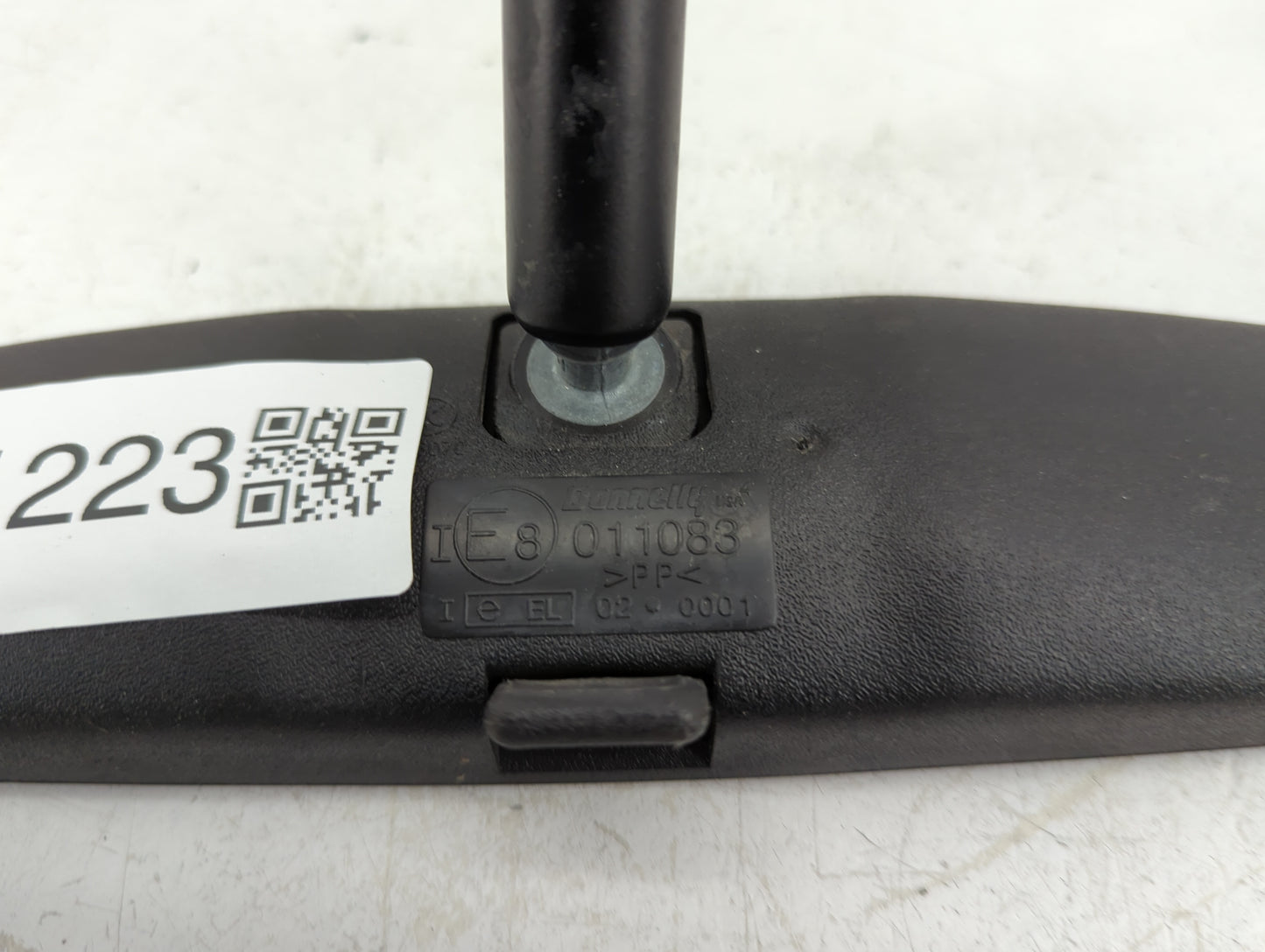 2015 Kia Sorento Interior Rear View Mirror Replacement OEM P/N:E8011083 Fits OEM Used Auto Parts - Oemusedautoparts1.com