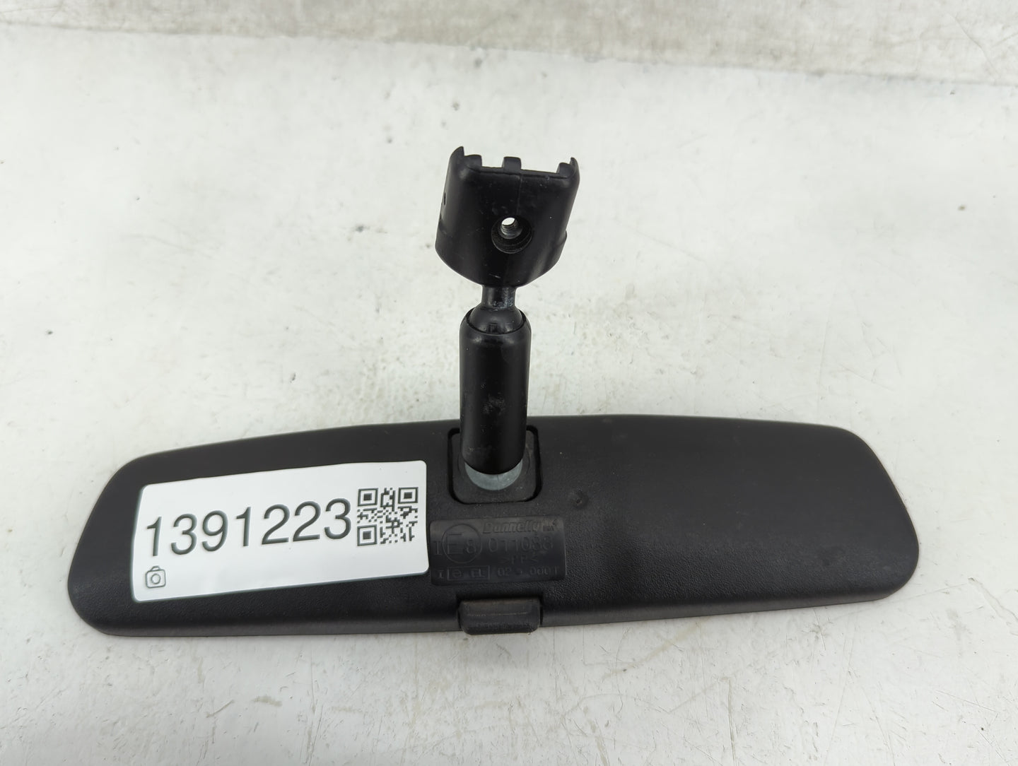 2015 Kia Sorento Interior Rear View Mirror Replacement OEM P/N:E8011083 Fits OEM Used Auto Parts - Oemusedautoparts1.com