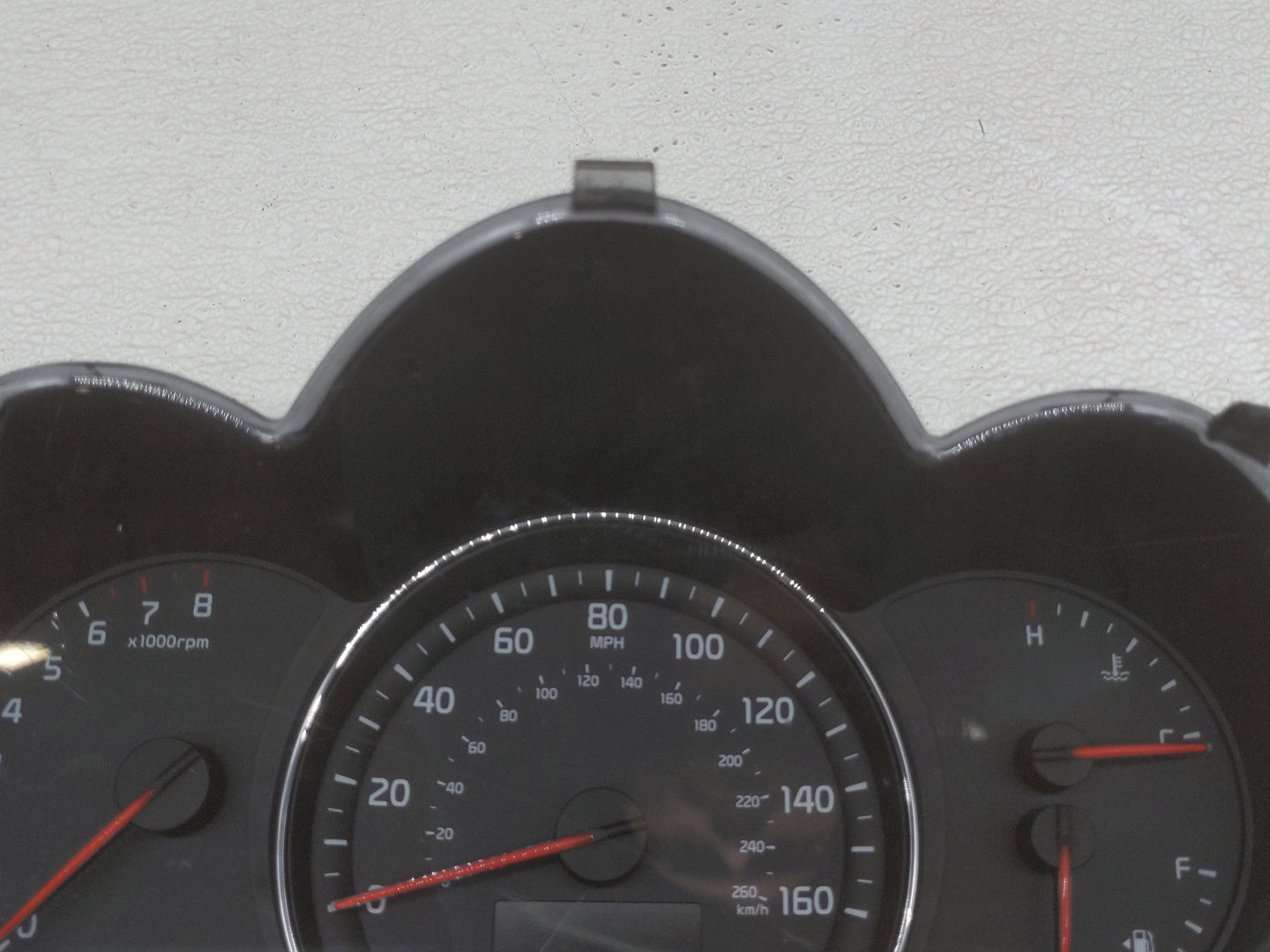 2014-2015 Kia Sorento Instrument Cluster Speedometer Gauges P/N:94004-1U010 Fits Fits 2014 2015 OEM Used Auto Parts - Oemuse