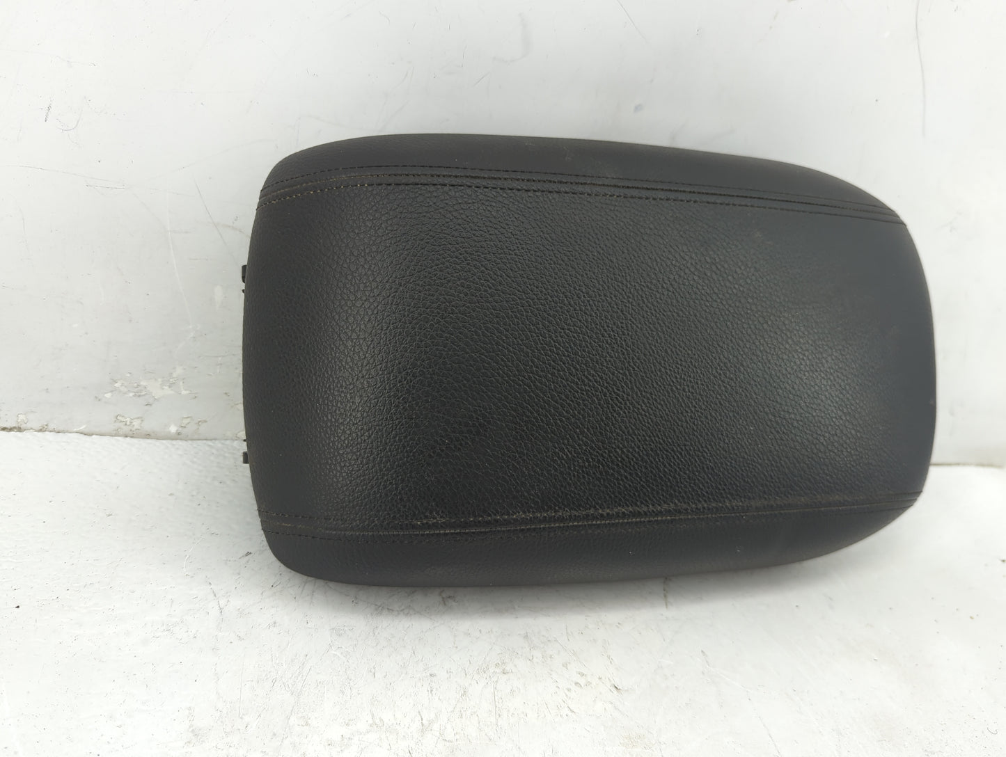 2015 Kia Sorento Center Console Armrest Cover Lid Fits OEM Used Auto Parts - Oemusedautoparts1.com