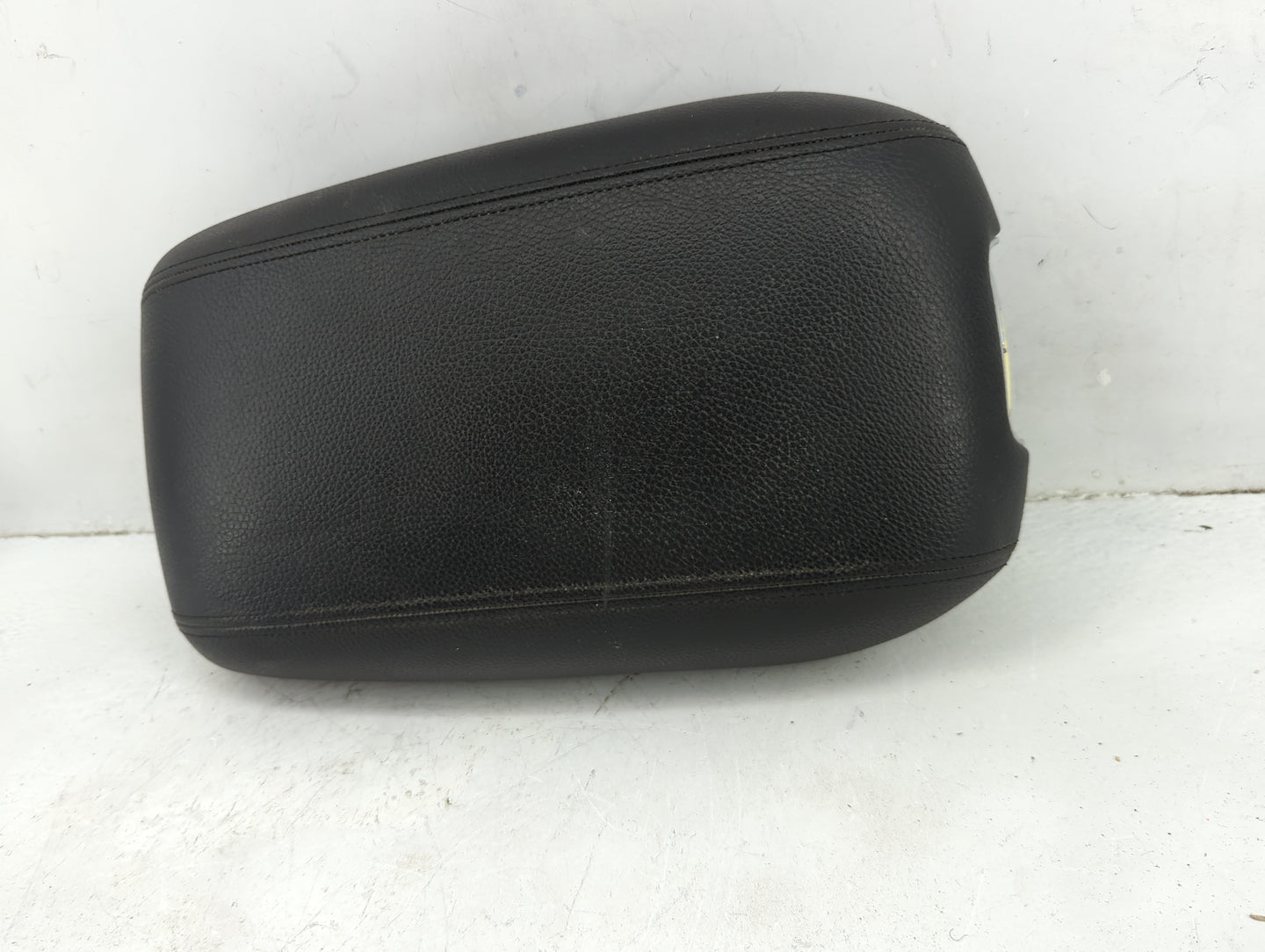 2015 Kia Sorento Center Console Armrest Cover Lid Fits OEM Used Auto Parts - Oemusedautoparts1.com