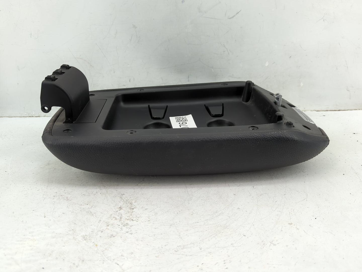 2015 Kia Sorento Center Console Armrest Cover Lid Fits OEM Used Auto Parts - Oemusedautoparts1.com
