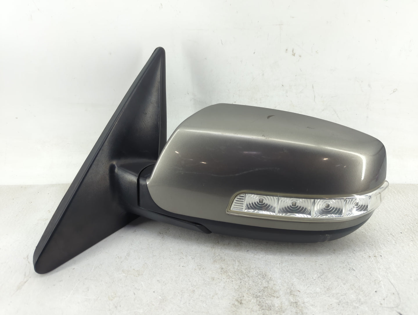 2014-2015 Kia Sorento Driver Side View Mirror - Left Door Mirror OEM Used - Oemusedautoparts1.com