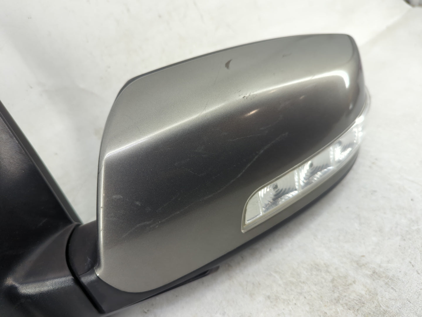 2014-2015 Kia Sorento Driver Side View Mirror - Left Door Mirror OEM Used - Oemusedautoparts1.com