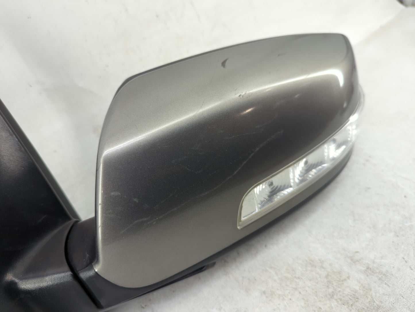 2014-2015 Kia Sorento Driver Side View Mirror - Left Door Mirror OEM Used - Oemusedautoparts1.com