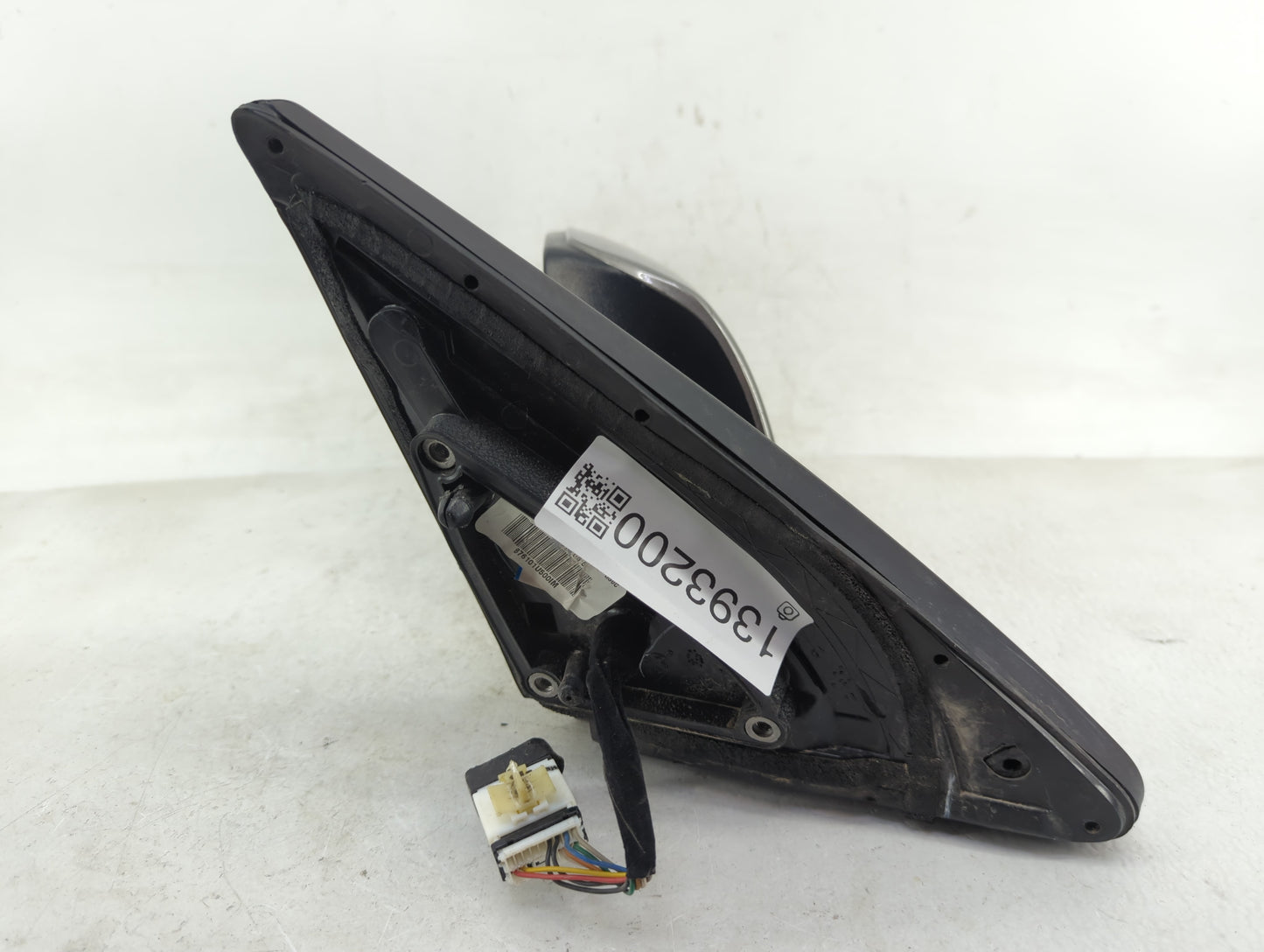 2014-2015 Kia Sorento Driver Side View Mirror - Left Door Mirror OEM Used - Oemusedautoparts1.com