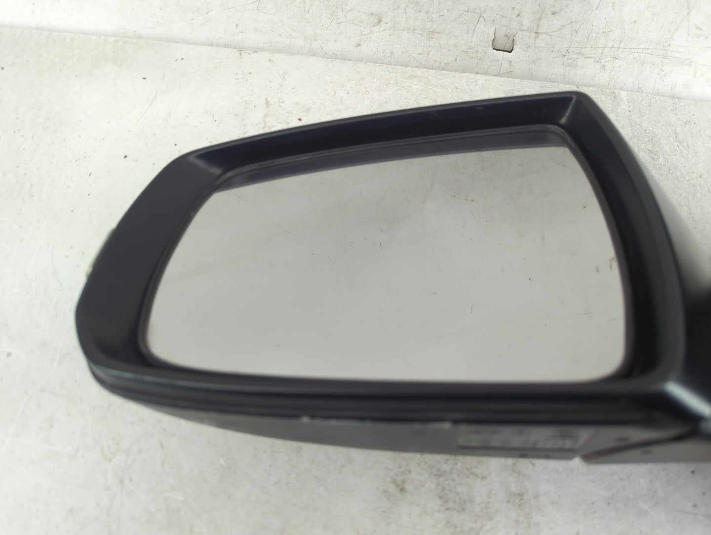 2014-2015 Kia Sorento Driver Side View Mirror - Left Door Mirror OEM Used - Oemusedautoparts1.com