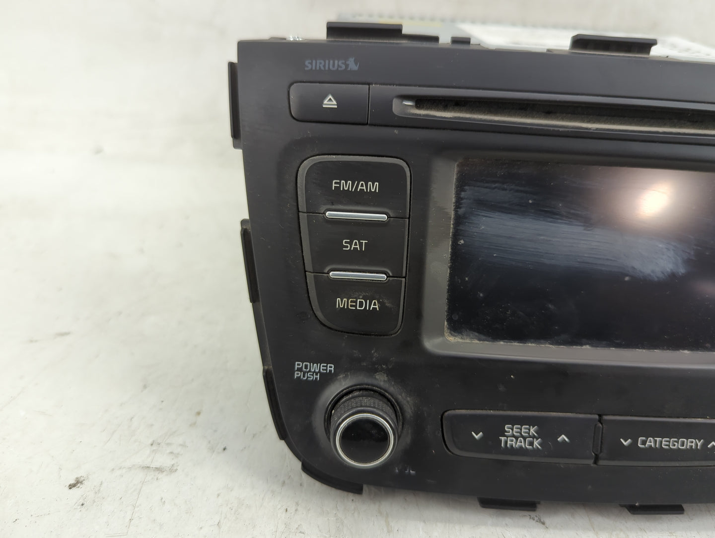 2014-2015 Kia Sorento Radio AM FM Cd Player Receiver Replacement P/N:96160-1U721VA Fits Fits 2014 2015 OEM Used Auto Parts -