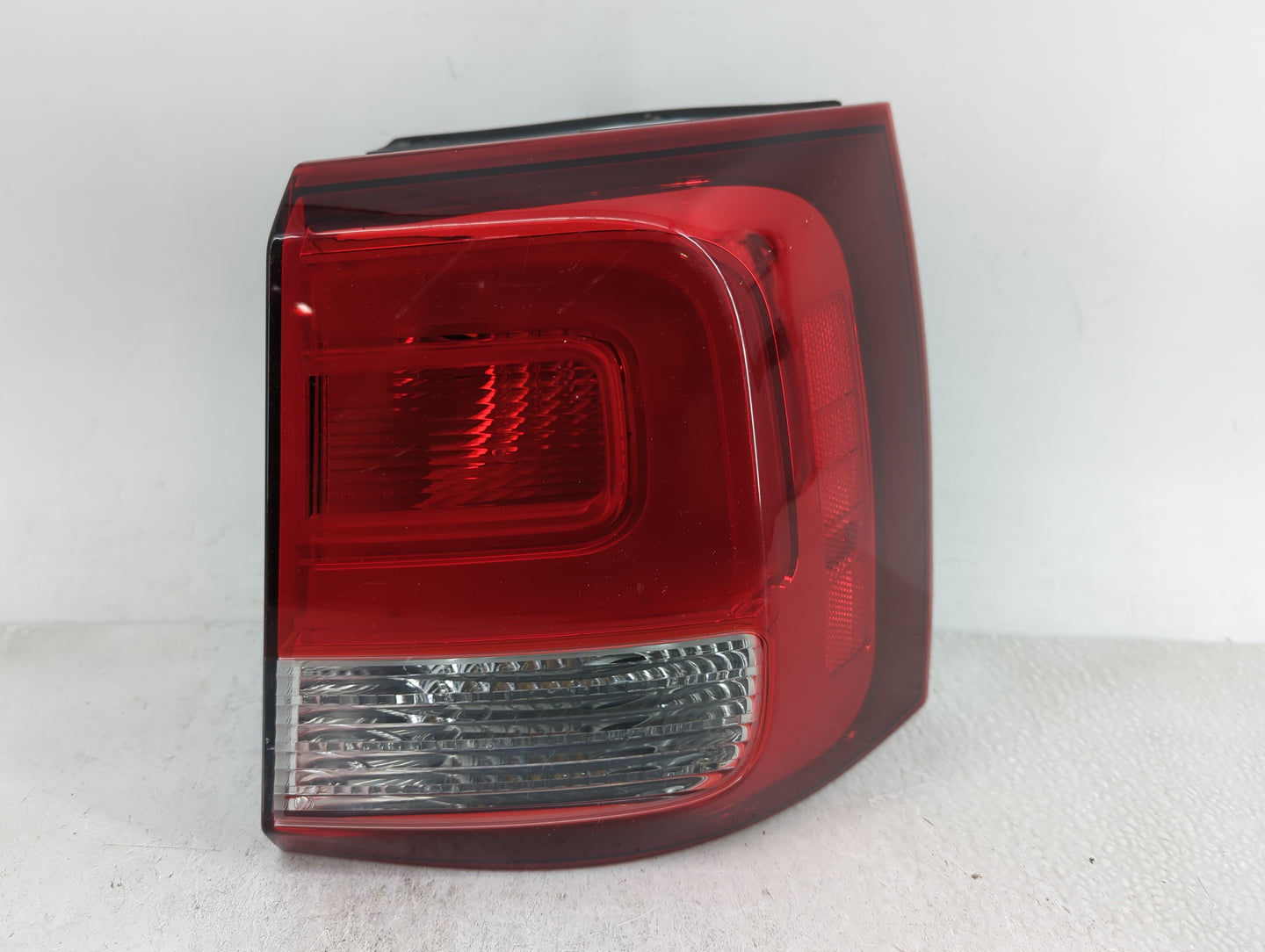 2014-2015 Kia Sorento Tail Light Assembly Passenger Right OEM Fits Fits 2014 2015 OEM Used Auto Parts - Oemusedautoparts1.co
