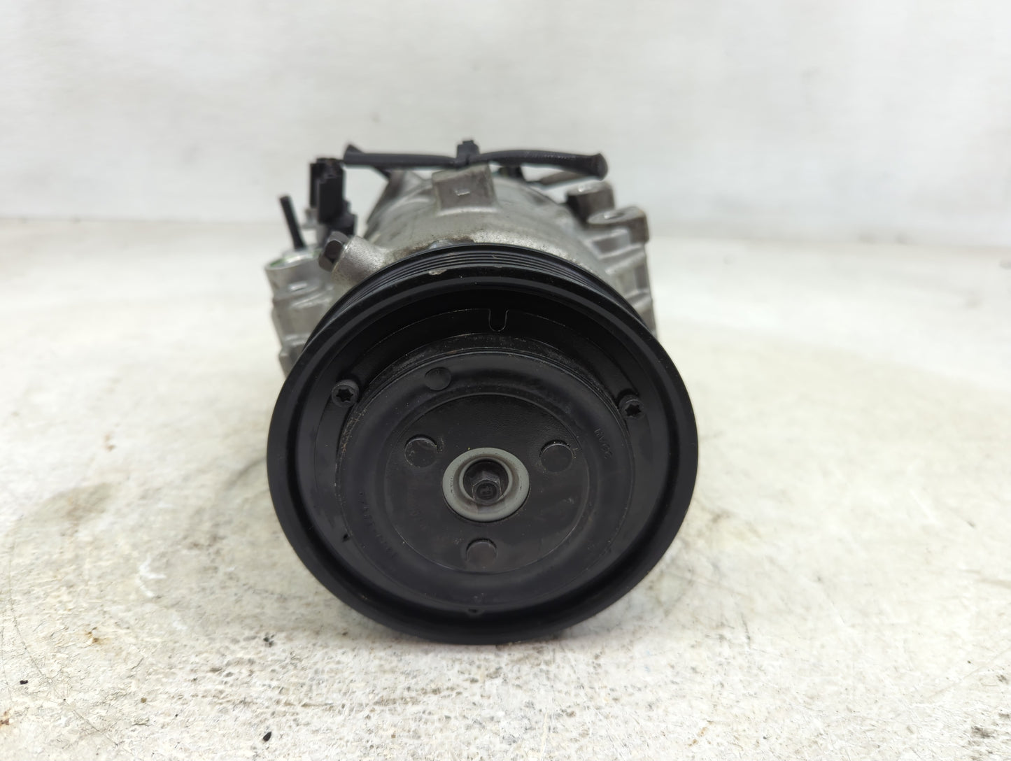 2012-2015 Kia Sorento Air Conditioning A/c Ac Compressor Oem - Oemusedautoparts1.com