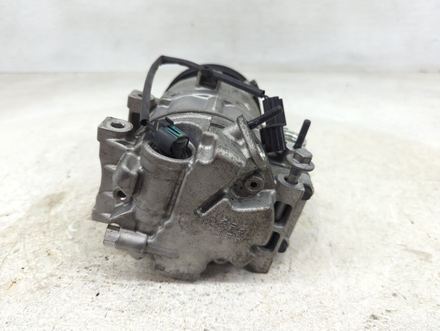2012-2015 Kia Sorento Air Conditioning A/c Ac Compressor Oem - Oemusedautoparts1.com