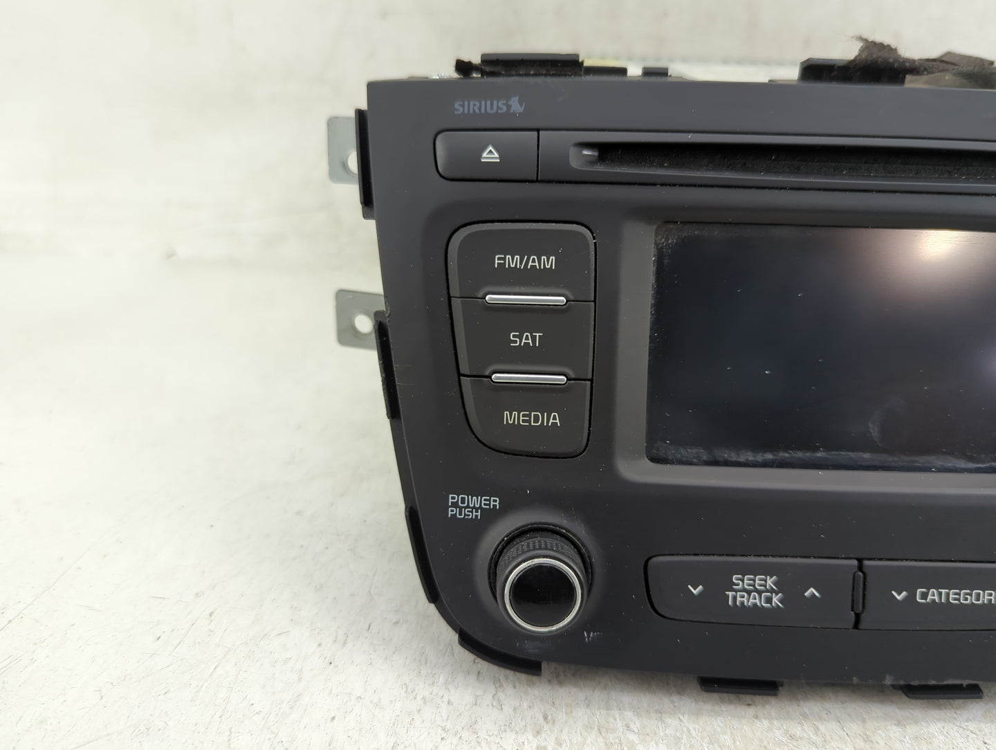 2014-2015 Kia Sorento Radio AM FM Cd Player Receiver Replacement P/N:96160-1U721VA Fits Fits 2014 2015 OEM Used Auto Parts -