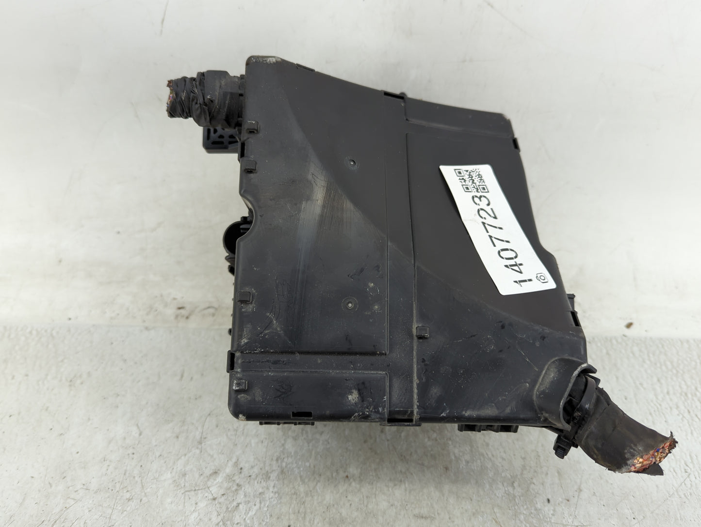 2014-2015 Kia Sorento Fusebox Fuse Box Panel Relay Module P/N:91951-3X100 Fits Fits 2014 2015 OEM Used Auto Parts - Oemuseda