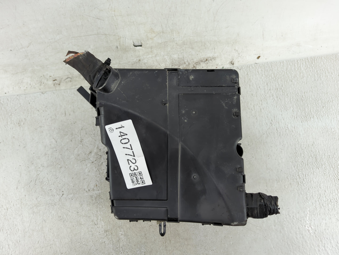 2014-2015 Kia Sorento Fusebox Fuse Box Panel Relay Module P/N:91951-3X100 Fits Fits 2014 2015 OEM Used Auto Parts - Oemuseda