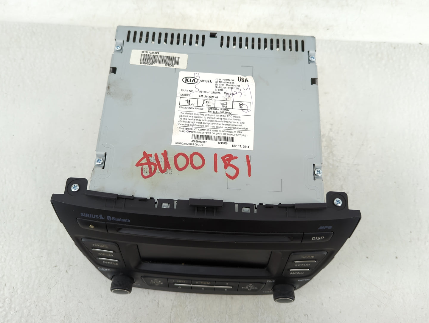 2014-2015 Kia Sorento Radio AM FM Cd Player Receiver Replacement P/N:96170-1UAA1VA Fits Fits 2014 2015 OEM Used Auto Parts -