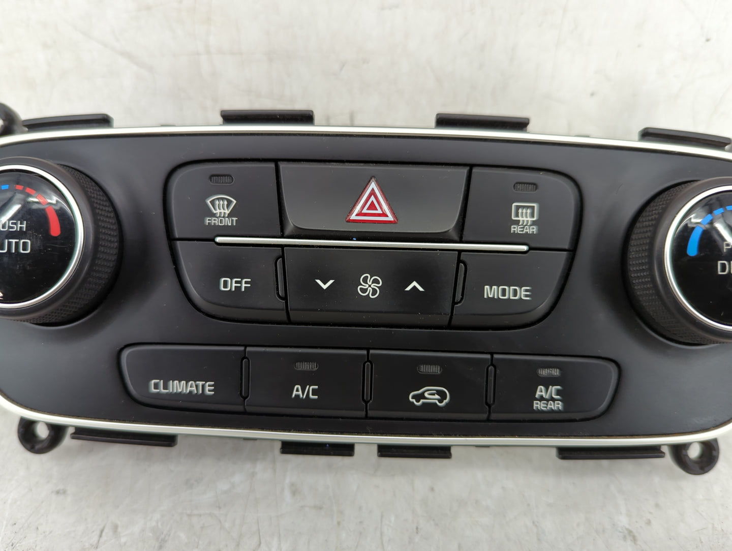 2014-2015 Kia Sorento Climate Control Module Temperature AC/Heater Replacement P/N:972501U585 Fits Fits 2014 2015 OEM Used A