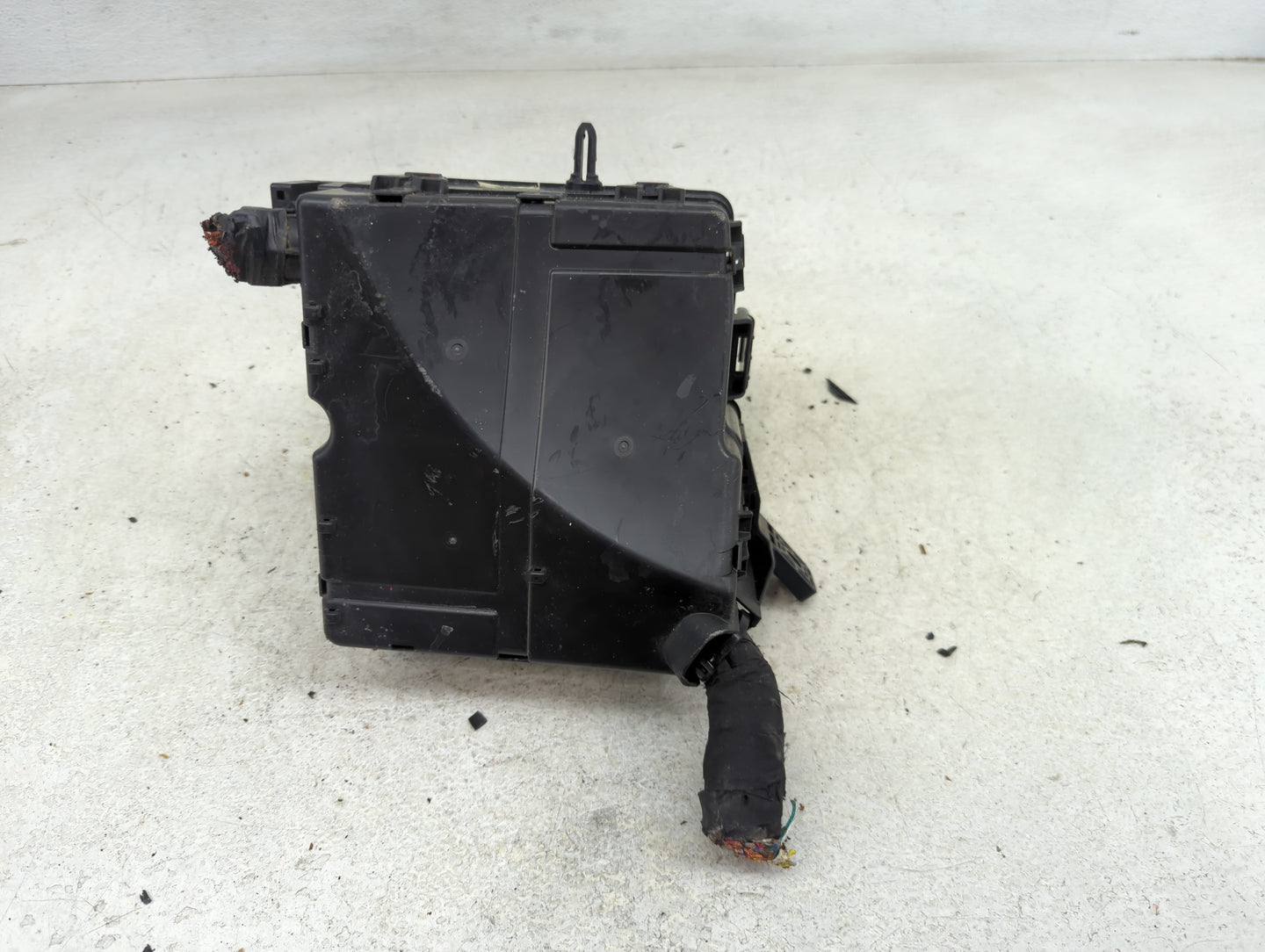 2014-2015 Kia Sorento Fusebox Fuse Box Panel Relay Module P/N:91951-3X100 Fits Fits 2014 2015 OEM Used Auto Parts - Oemuseda