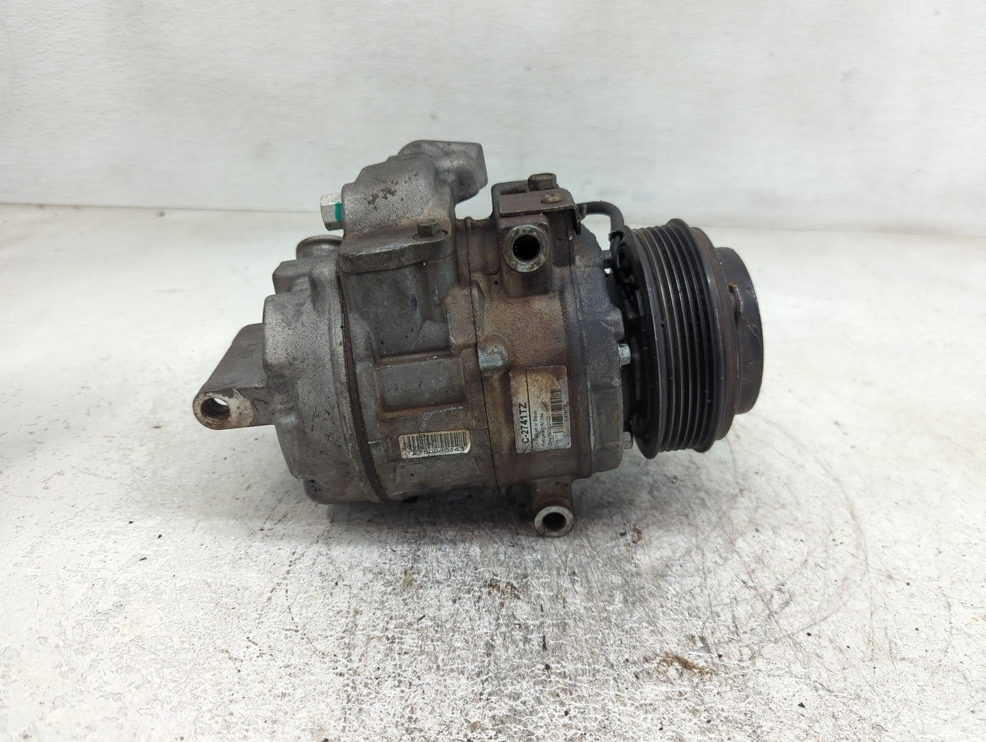 2012-2015 Kia Sorento Air Conditioning A/c Ac Compressor Oem 1413940 - Oemusedautoparts1.com