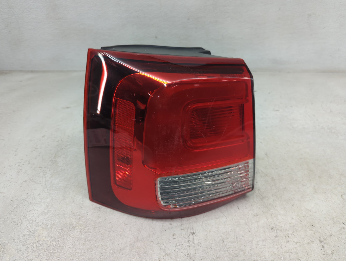 2014-2015 Kia Sorento Tail Light Assembly Passenger Right OEM P/N:92401 1U500 P752U500 Fits Fits 2014 2015 OEM Used Auto Par