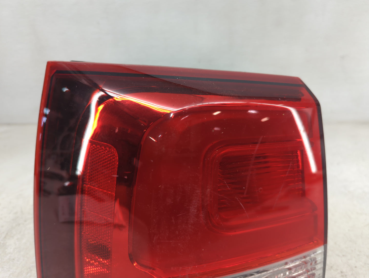 2014-2015 Kia Sorento Tail Light Assembly Passenger Right OEM P/N:92401 1U500 P752U500 Fits Fits 2014 2015 OEM Used Auto Par